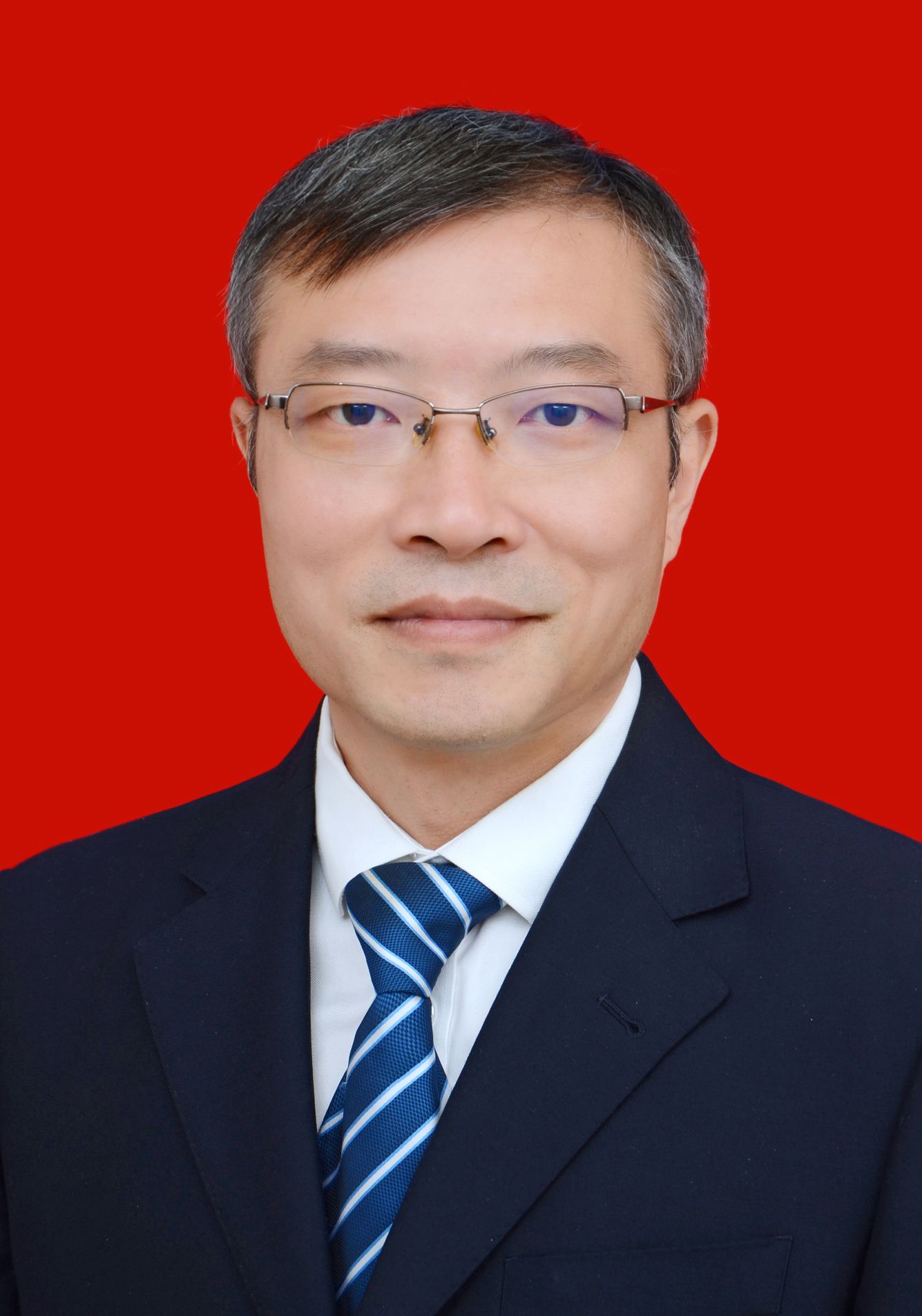 龙学颖头像