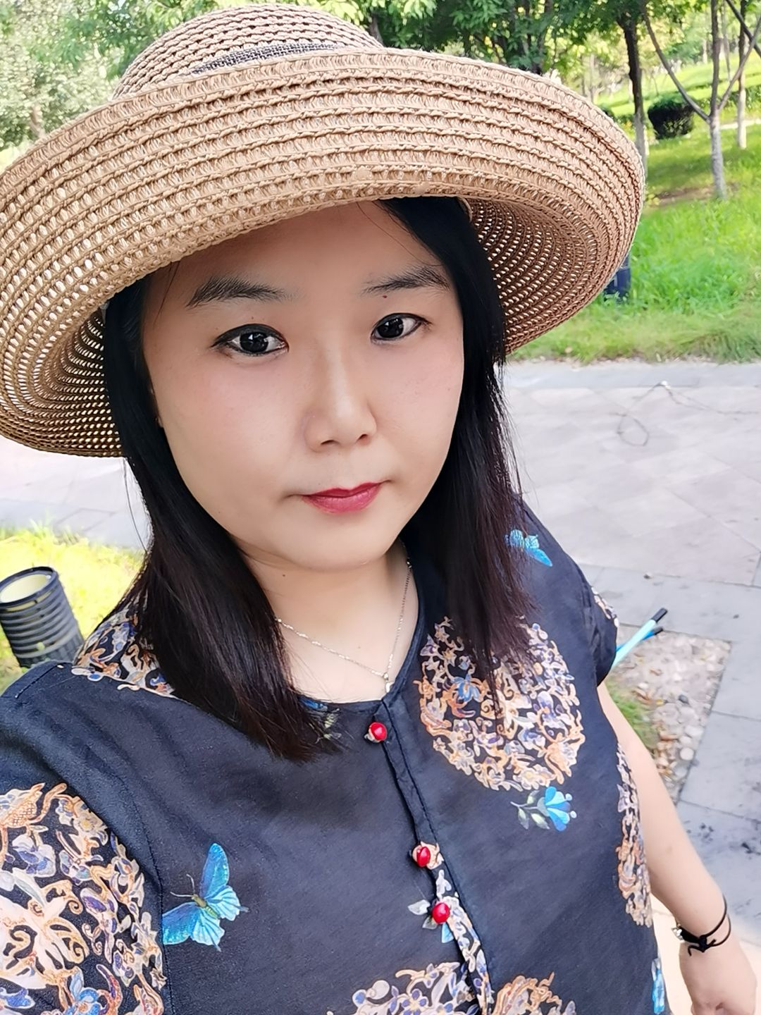 杨丹头像