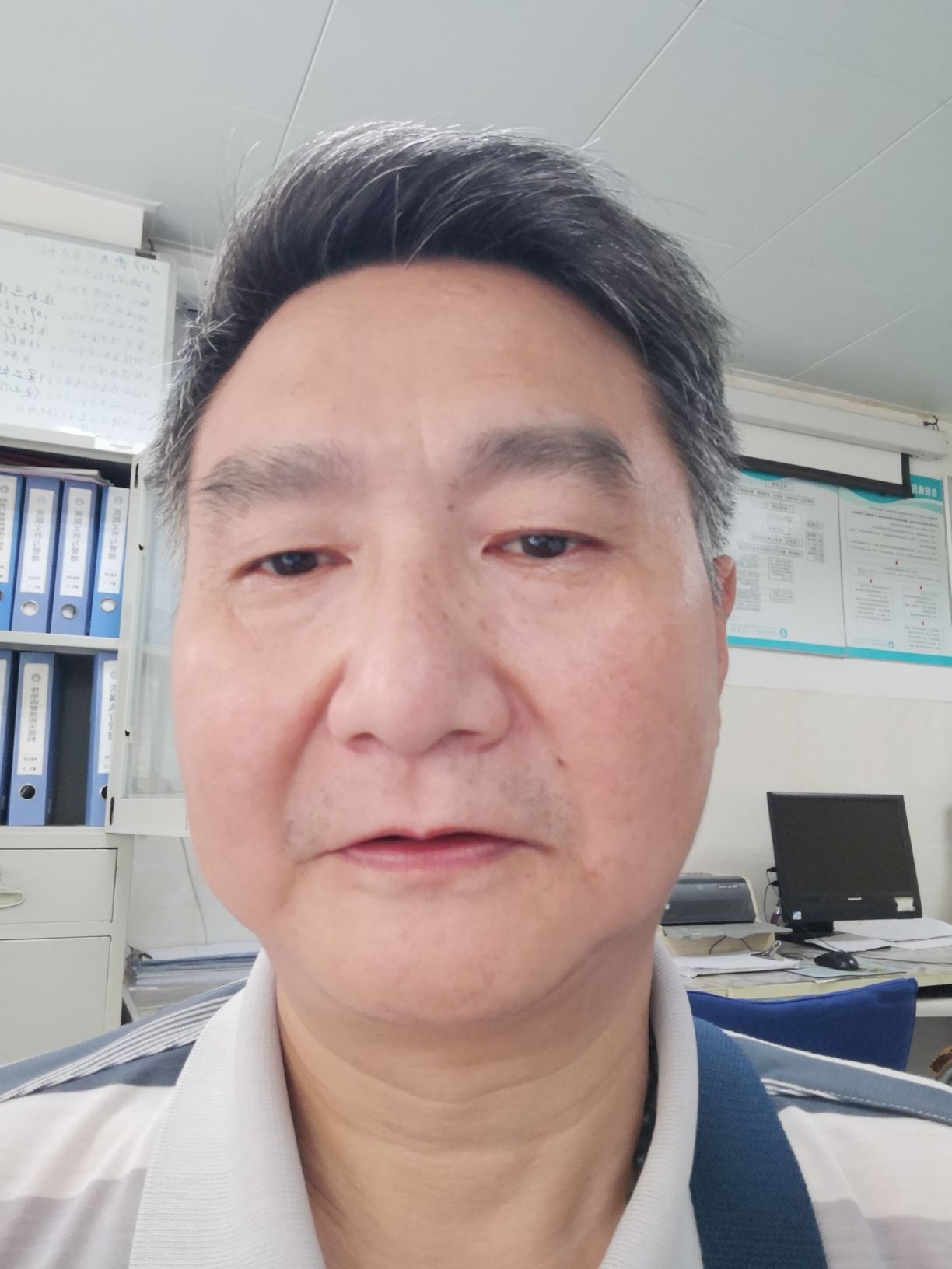 施德重头像