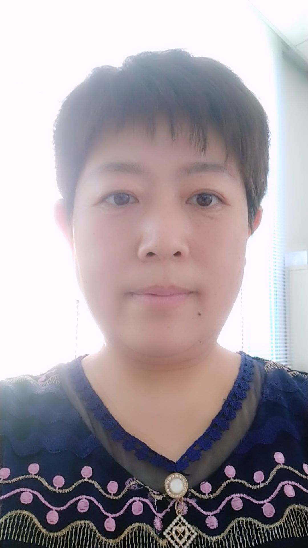 陈擘红头像
