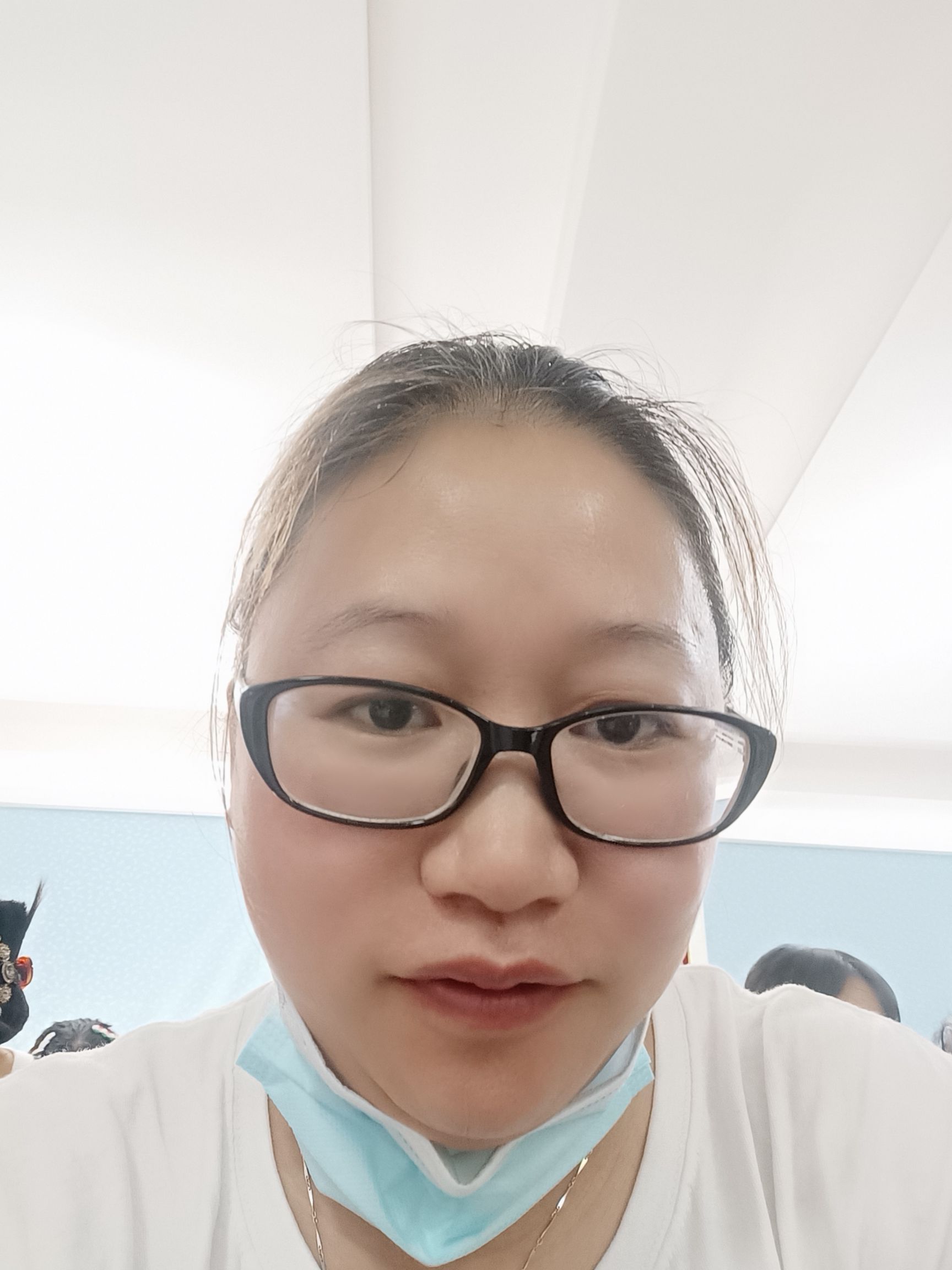 汤梨梅头像