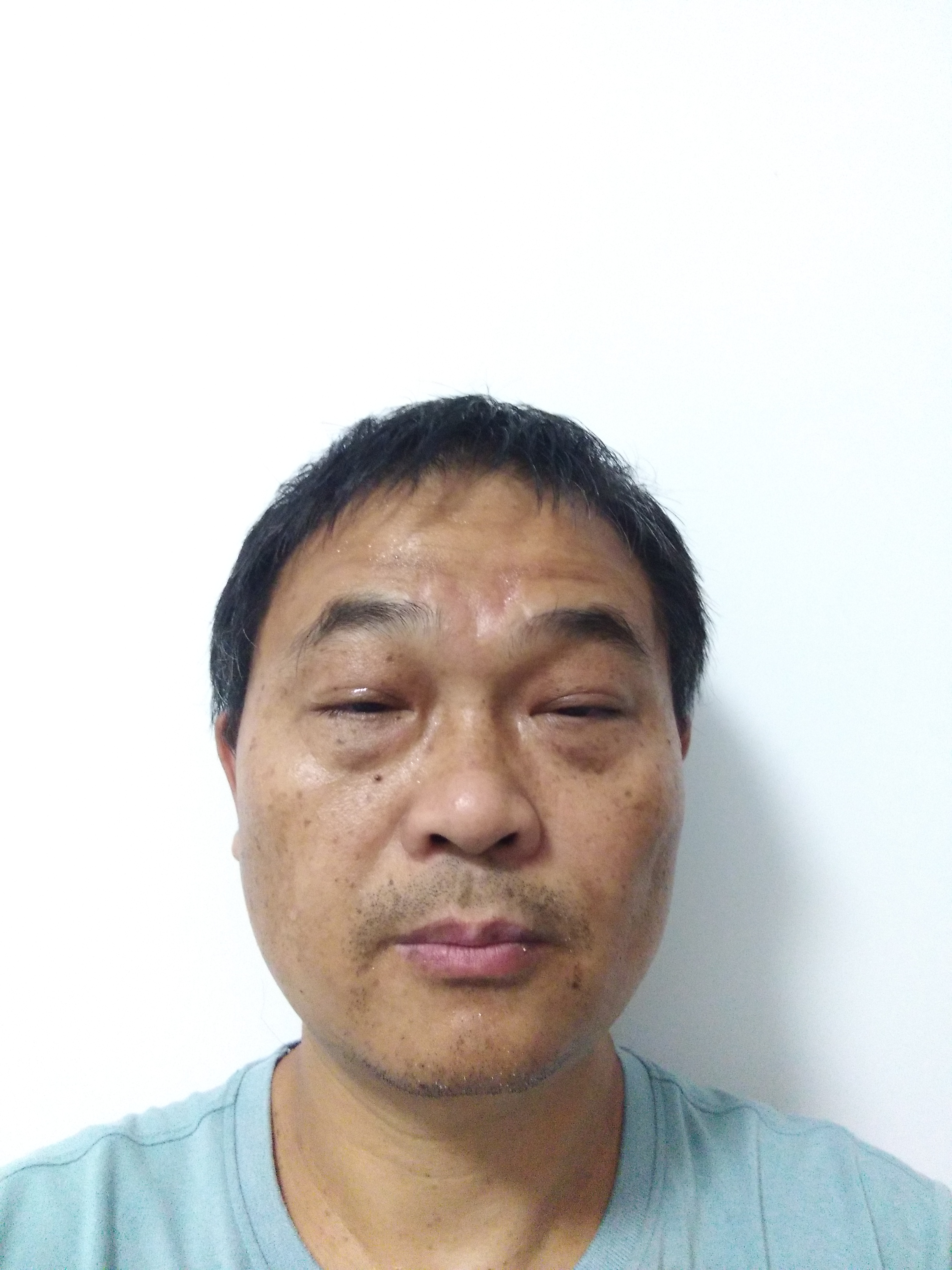 张春平头像