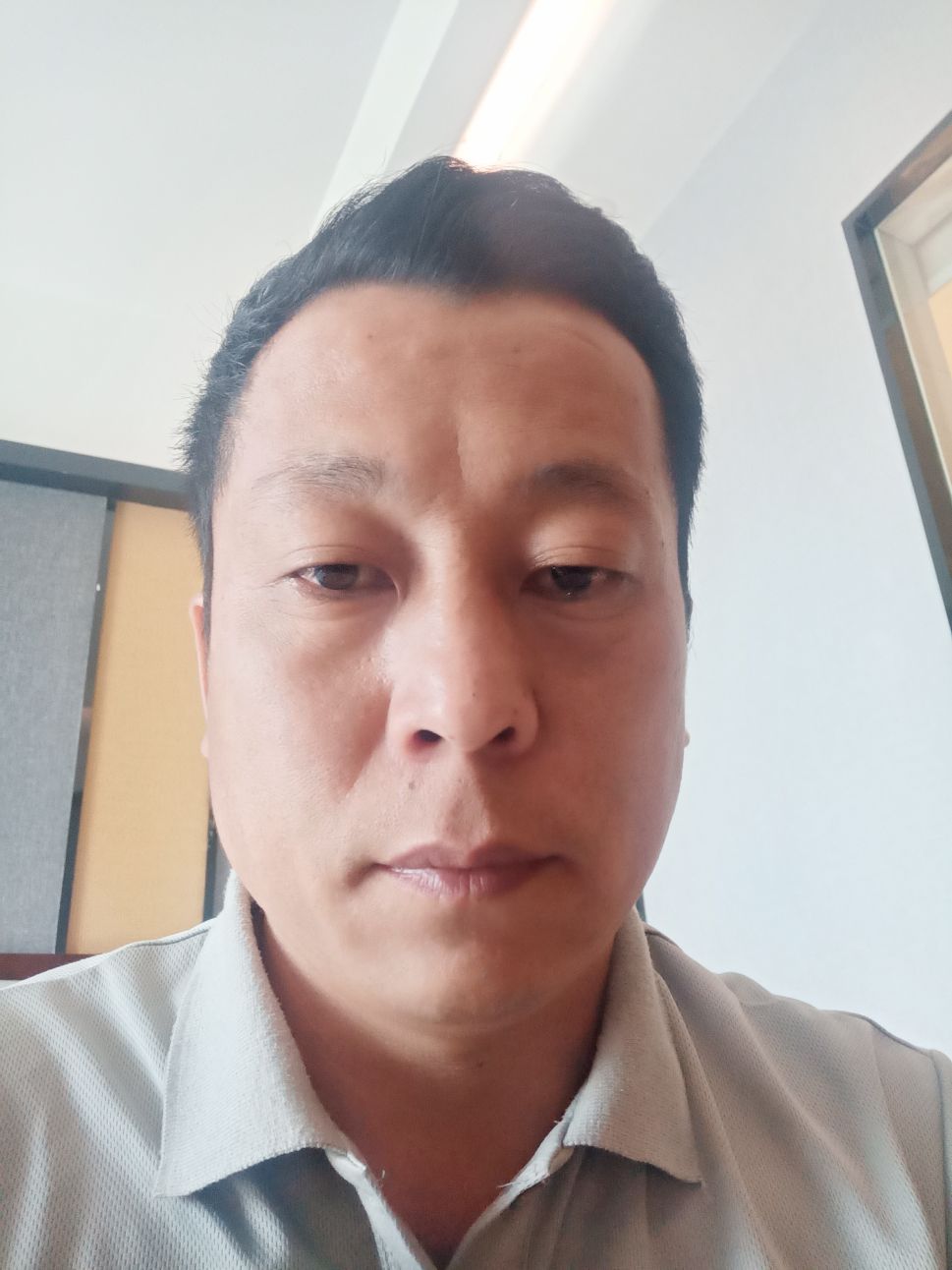 杨明东头像