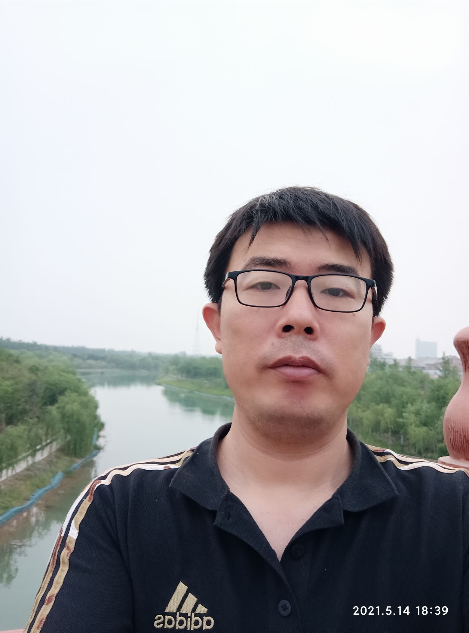 陈金路头像