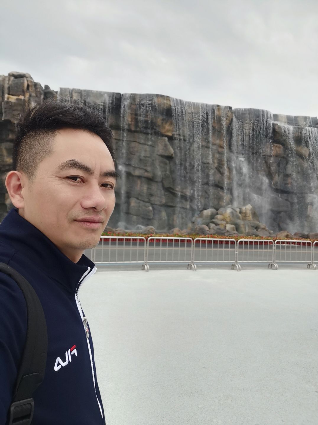 吴报春头像