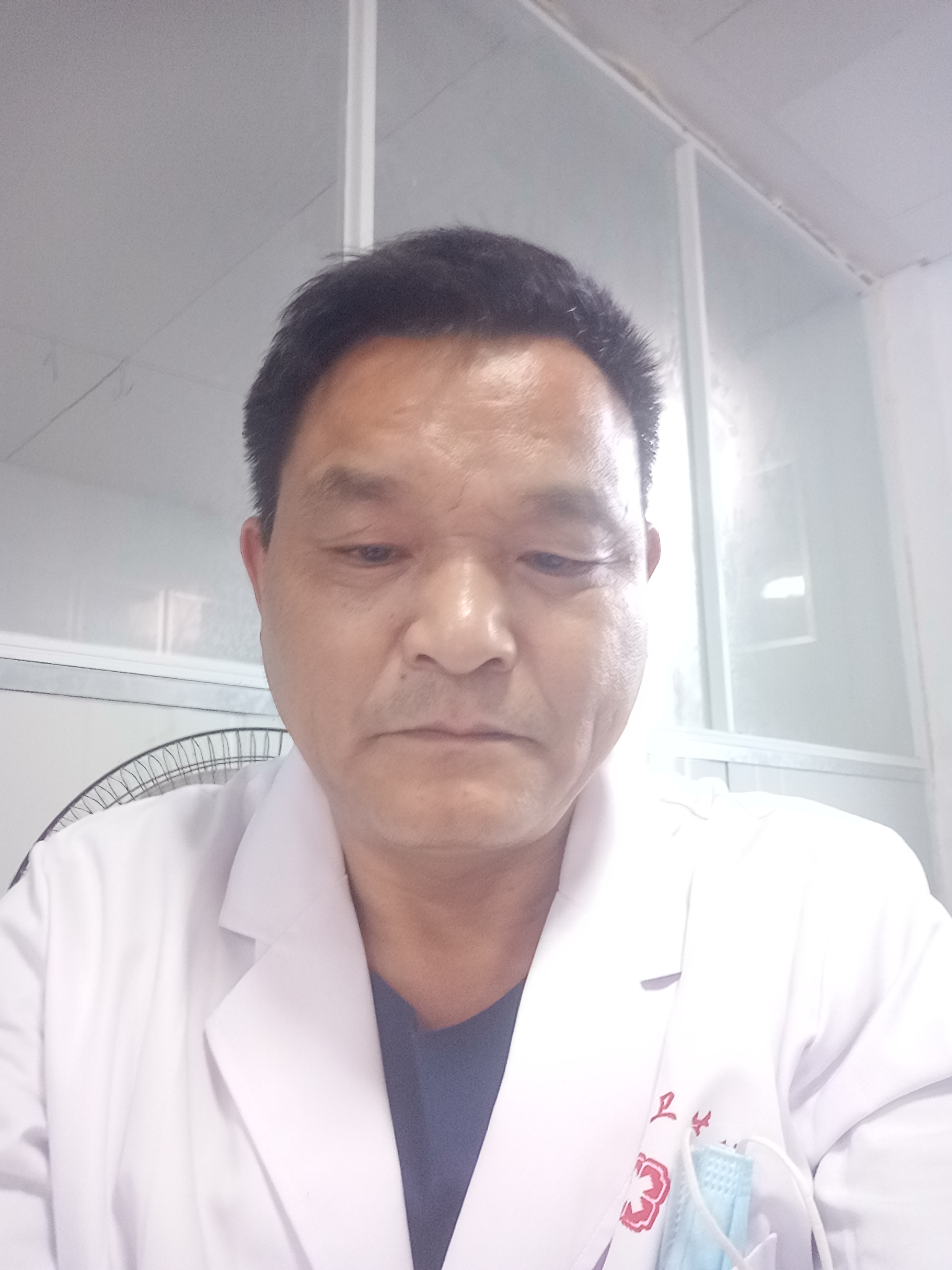周安健头像