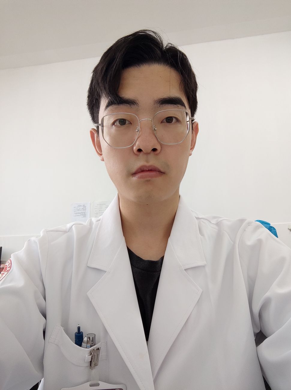 鲁栋升头像