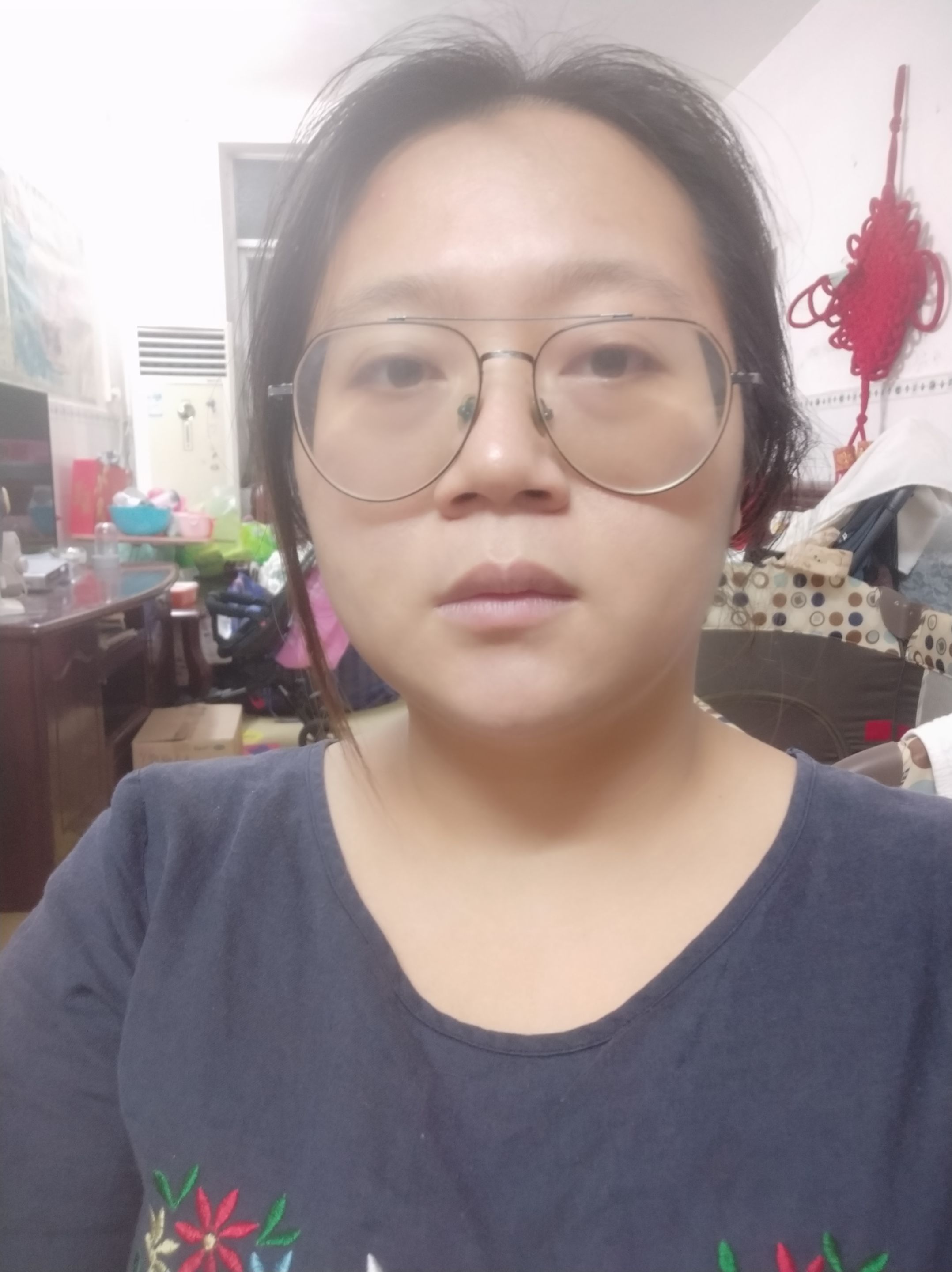 唐莹头像