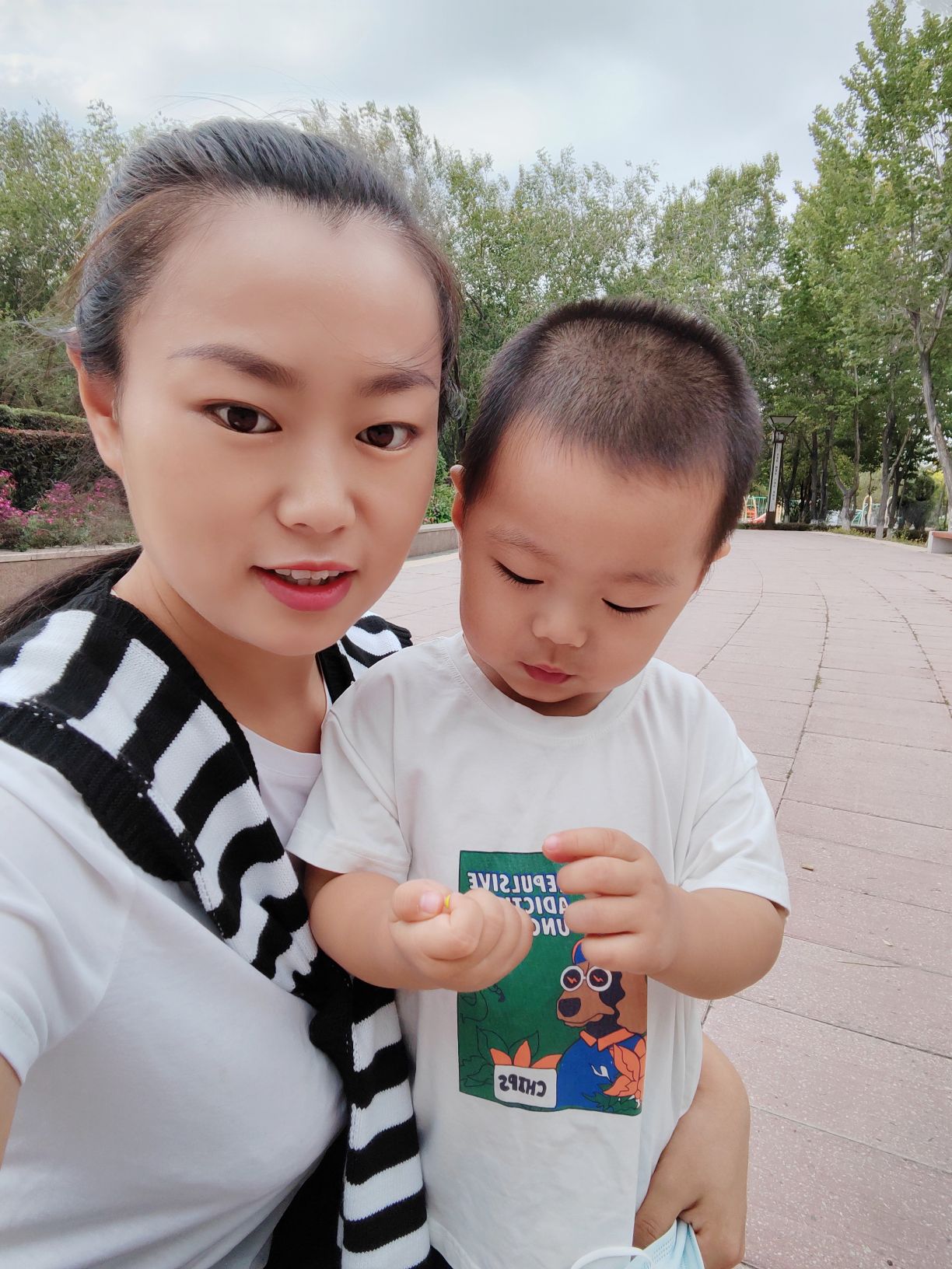 李倩头像