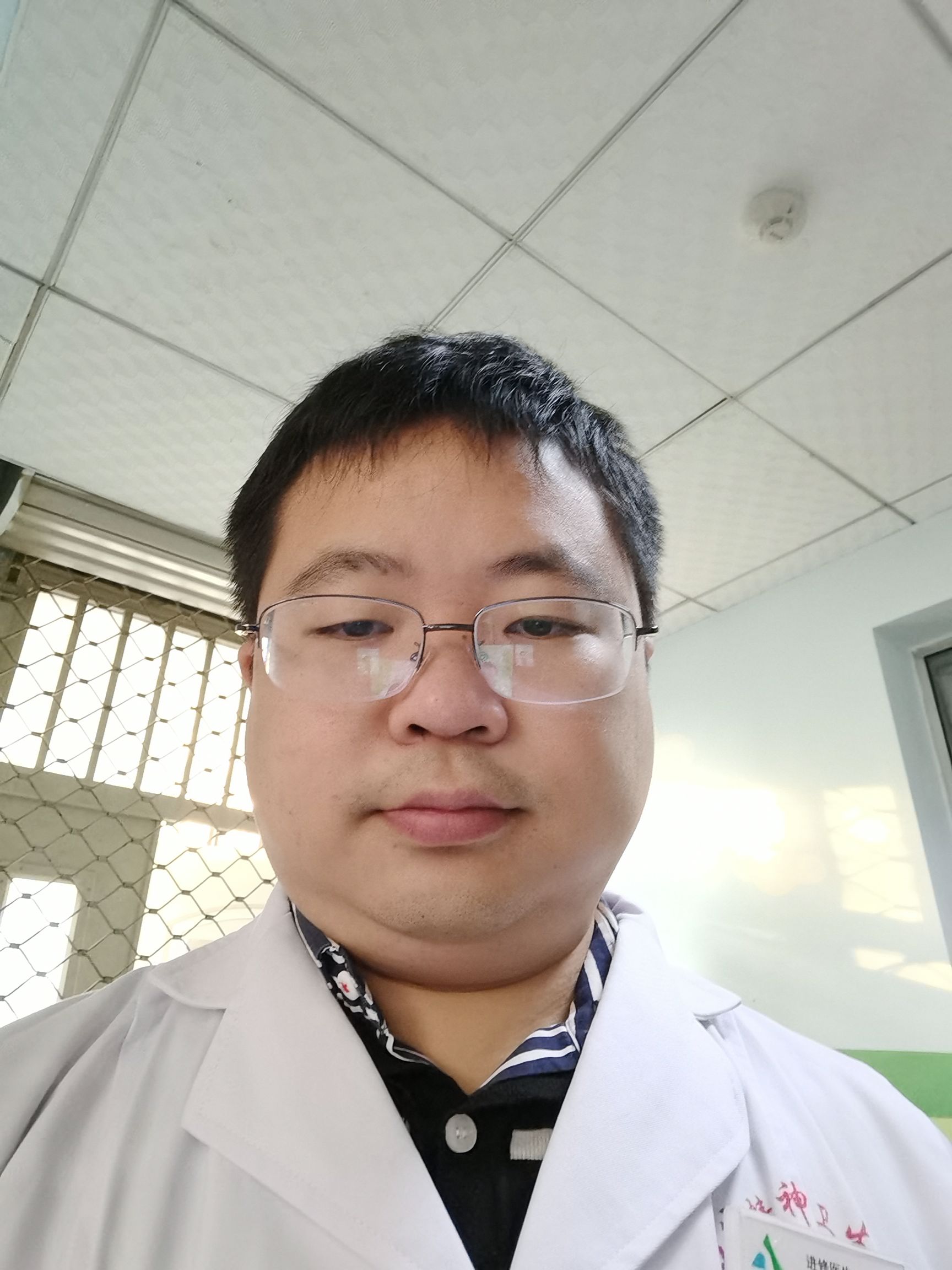 谢文良头像
