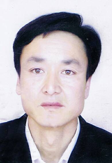 慕德银头像