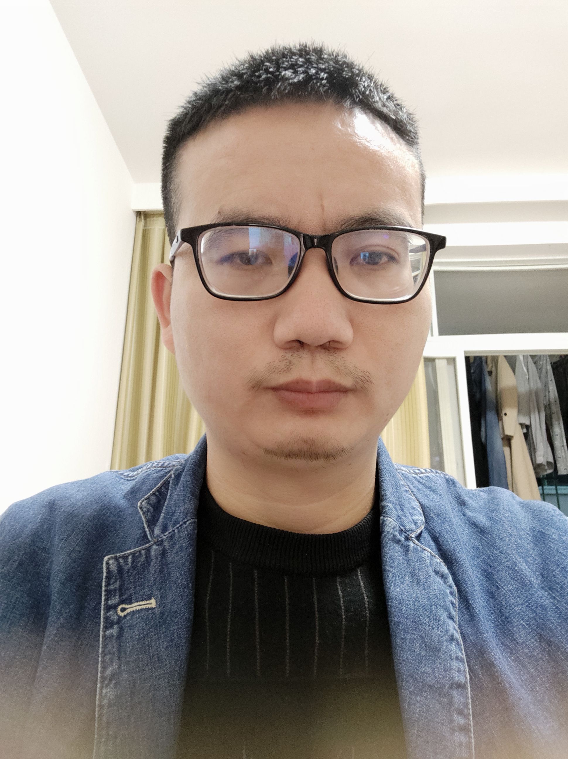 吴鹏腾头像