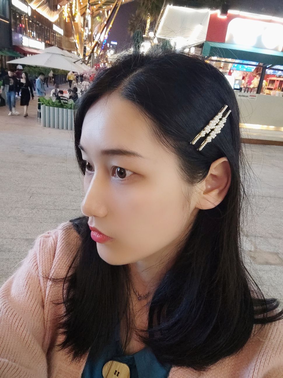 胡美凤头像