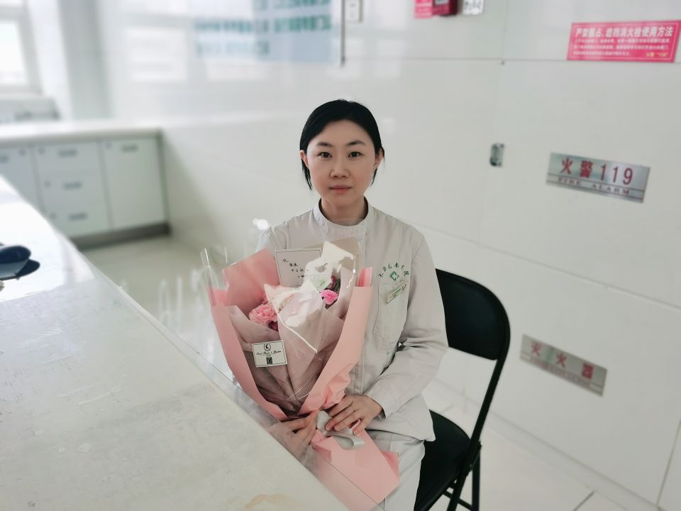 徐莹头像