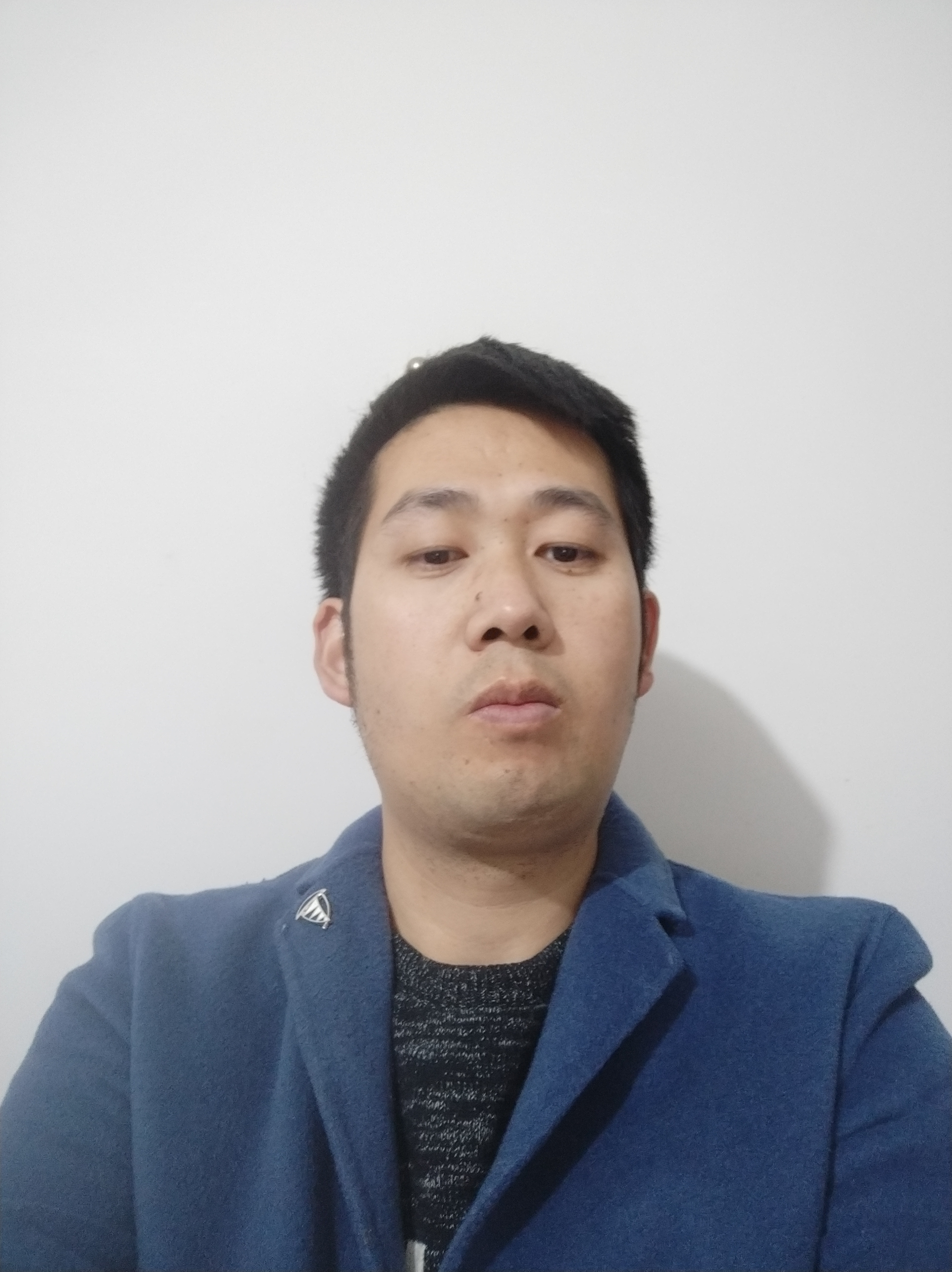 吴为利头像