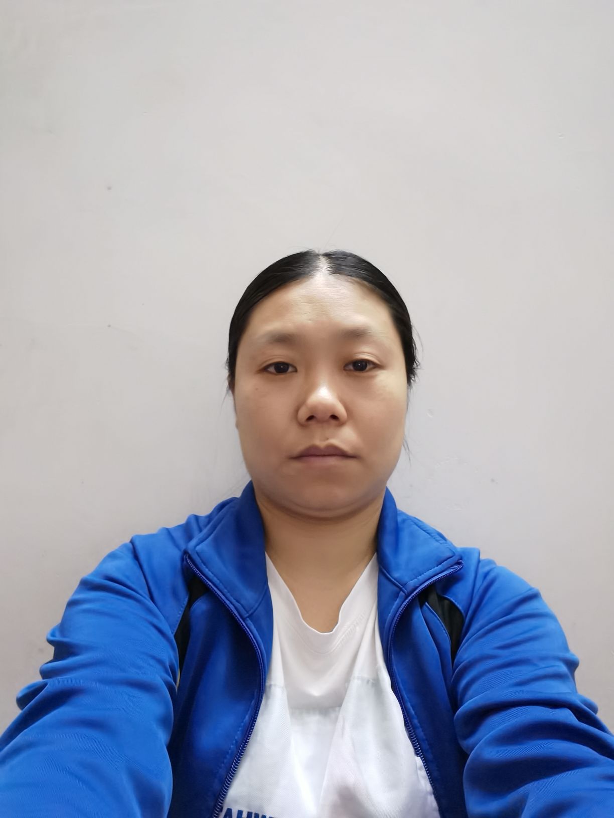 吴静头像