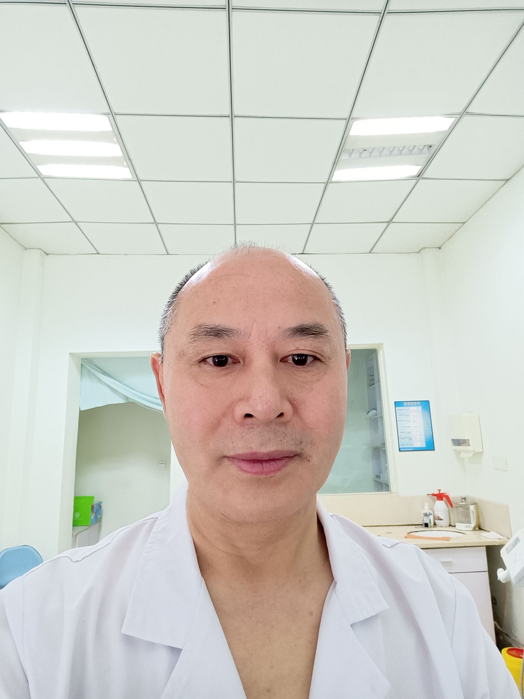 ：张凤成头像