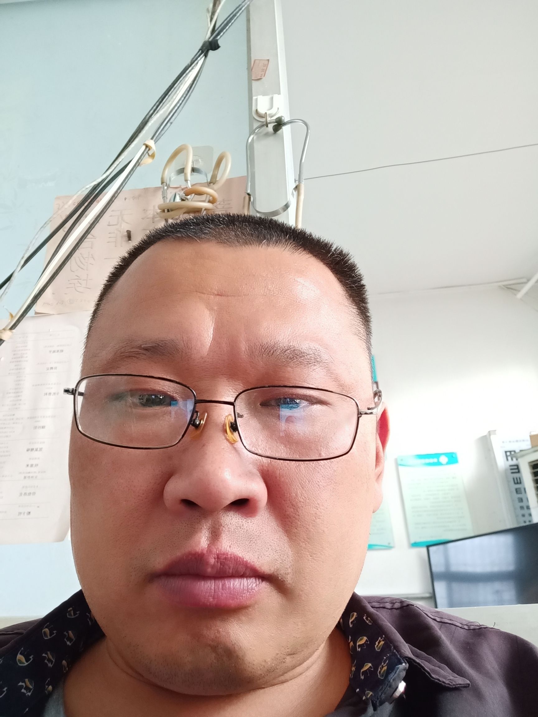 张宏伟头像
