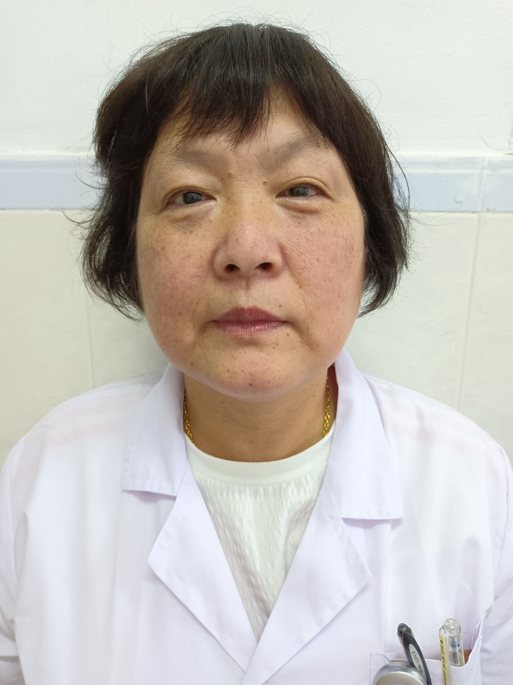 施振娥头像