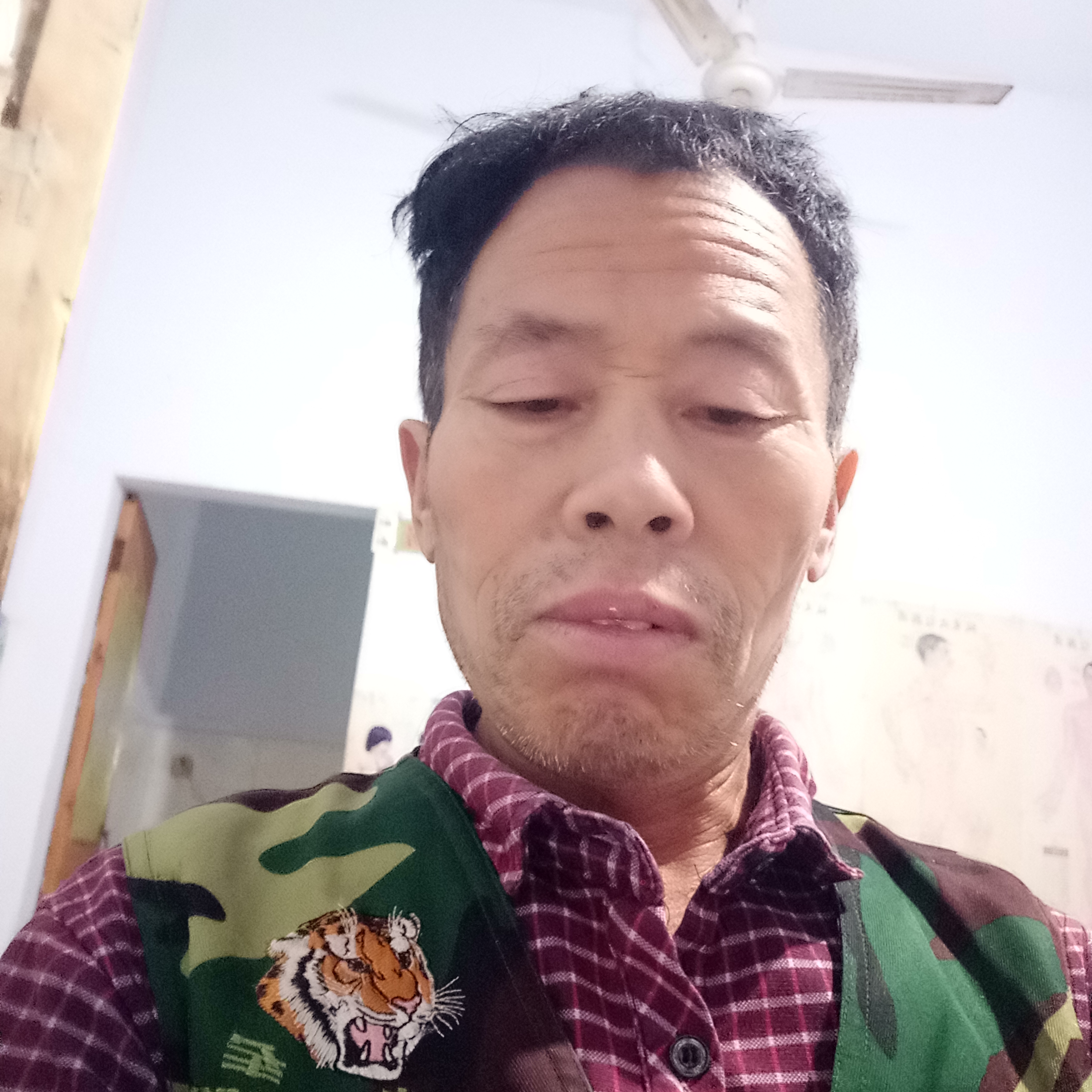 侯照胜头像