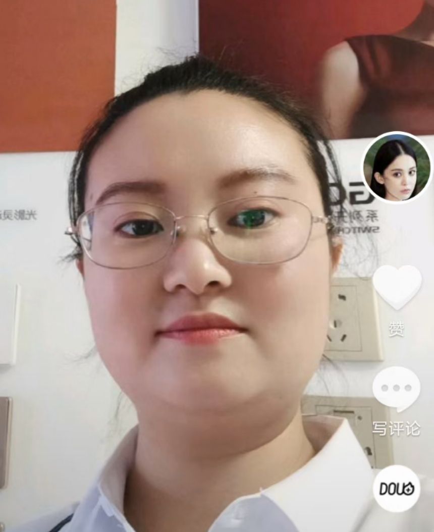 刘佩头像