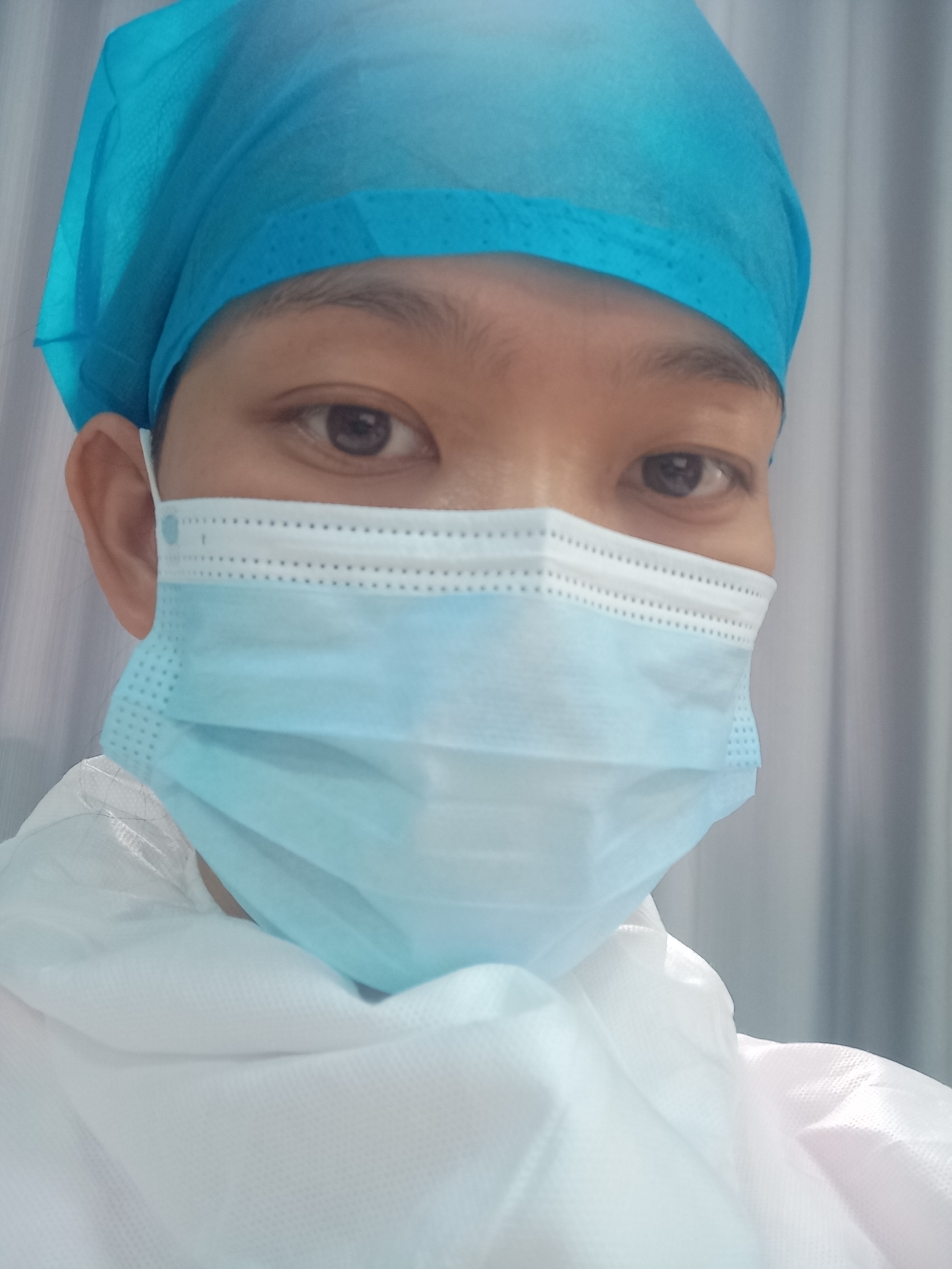 黄雷珍头像