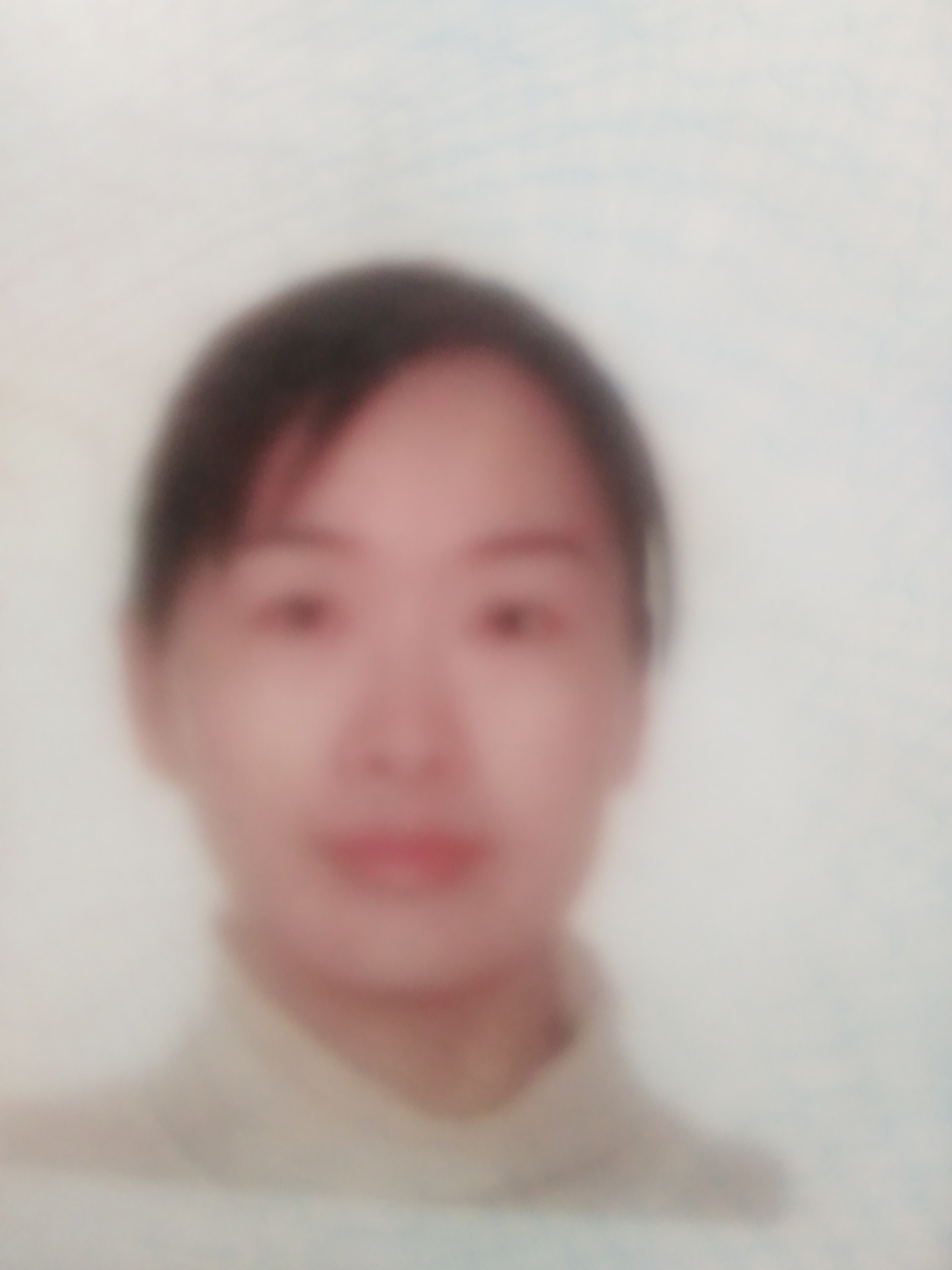 李颖头像
