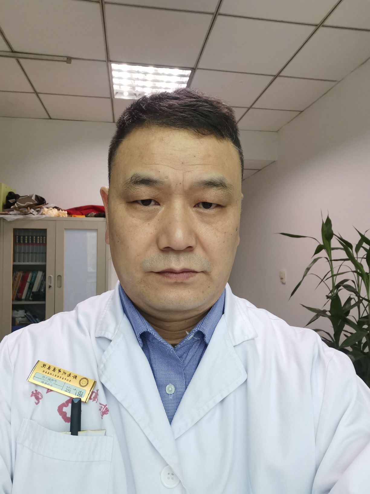 唐广应头像