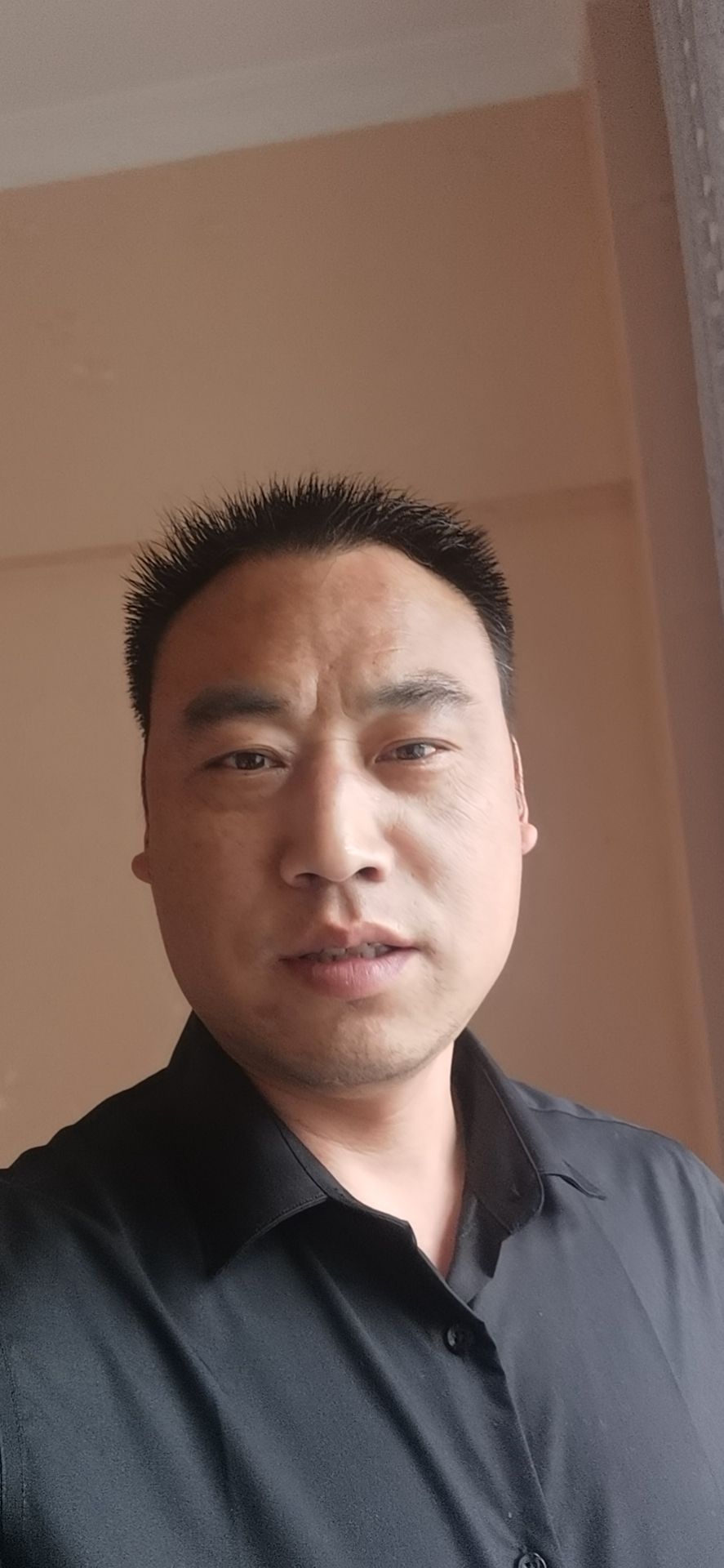 张甯头像