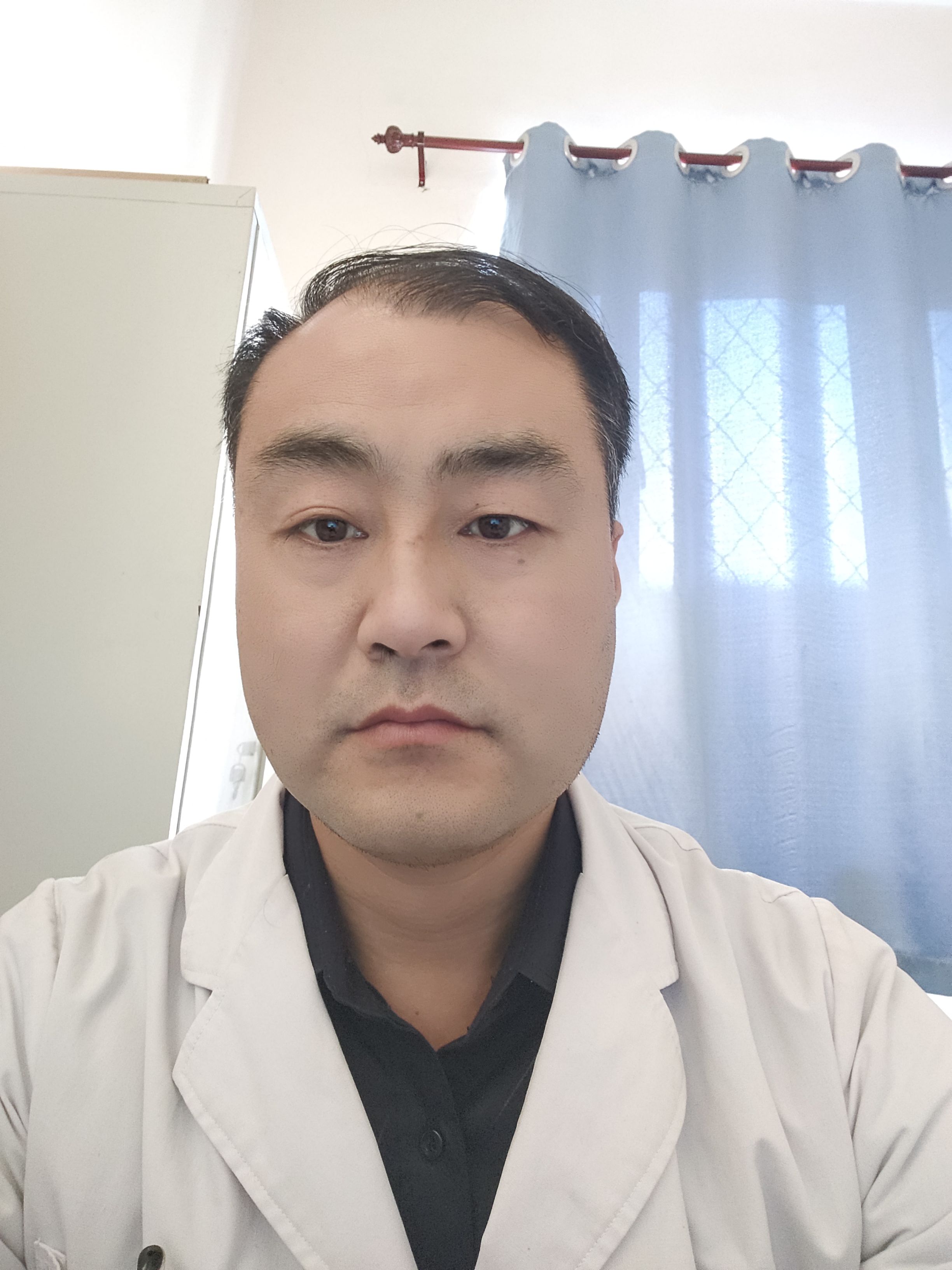 王静亮头像