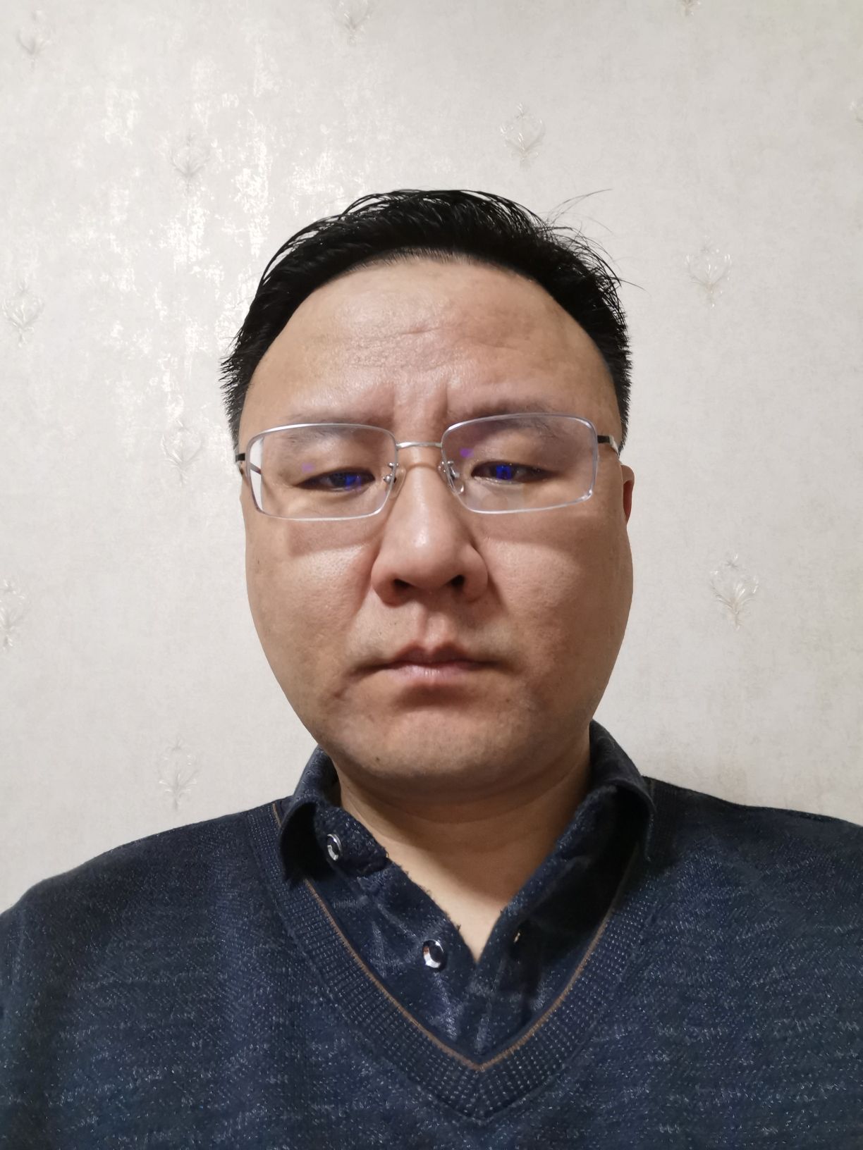 林鹏头像
