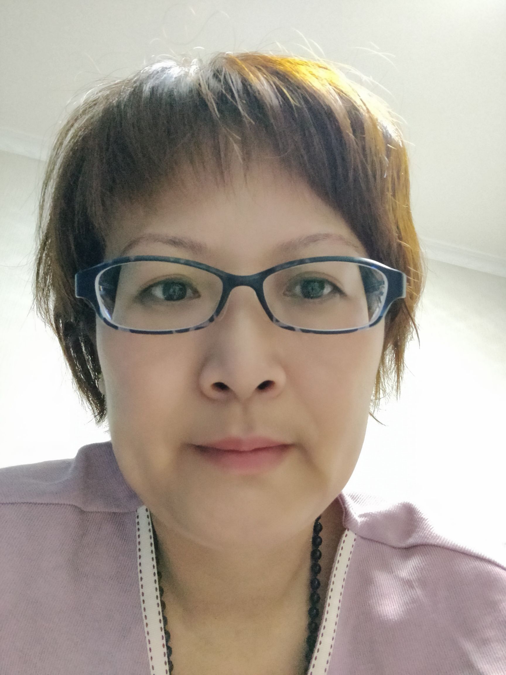 邬萍头像