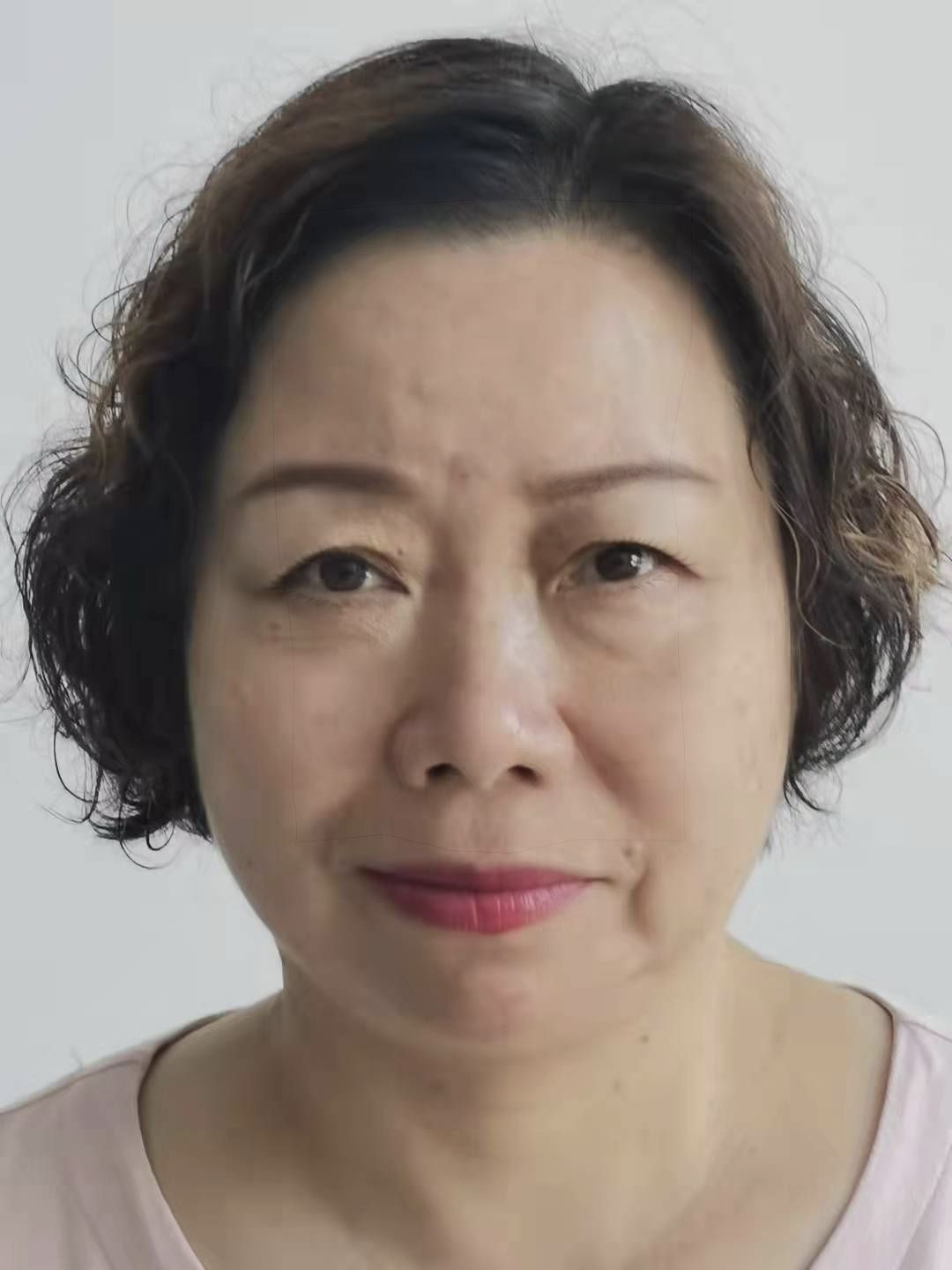 梅怡芬头像