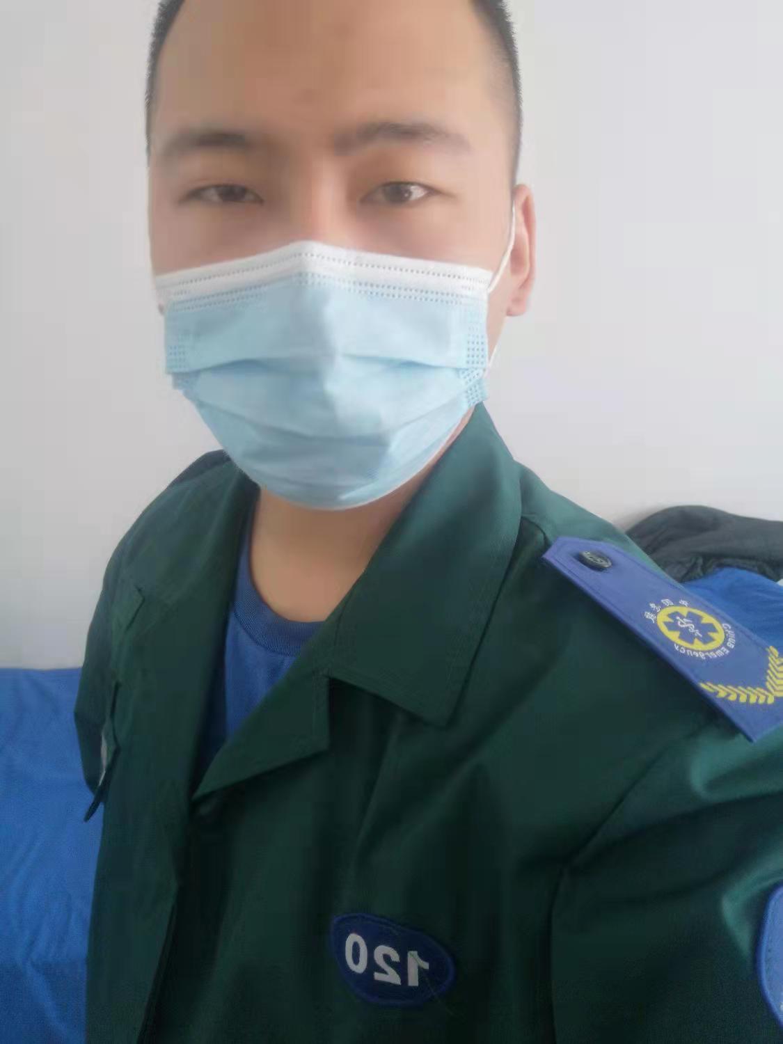 佟彦超头像