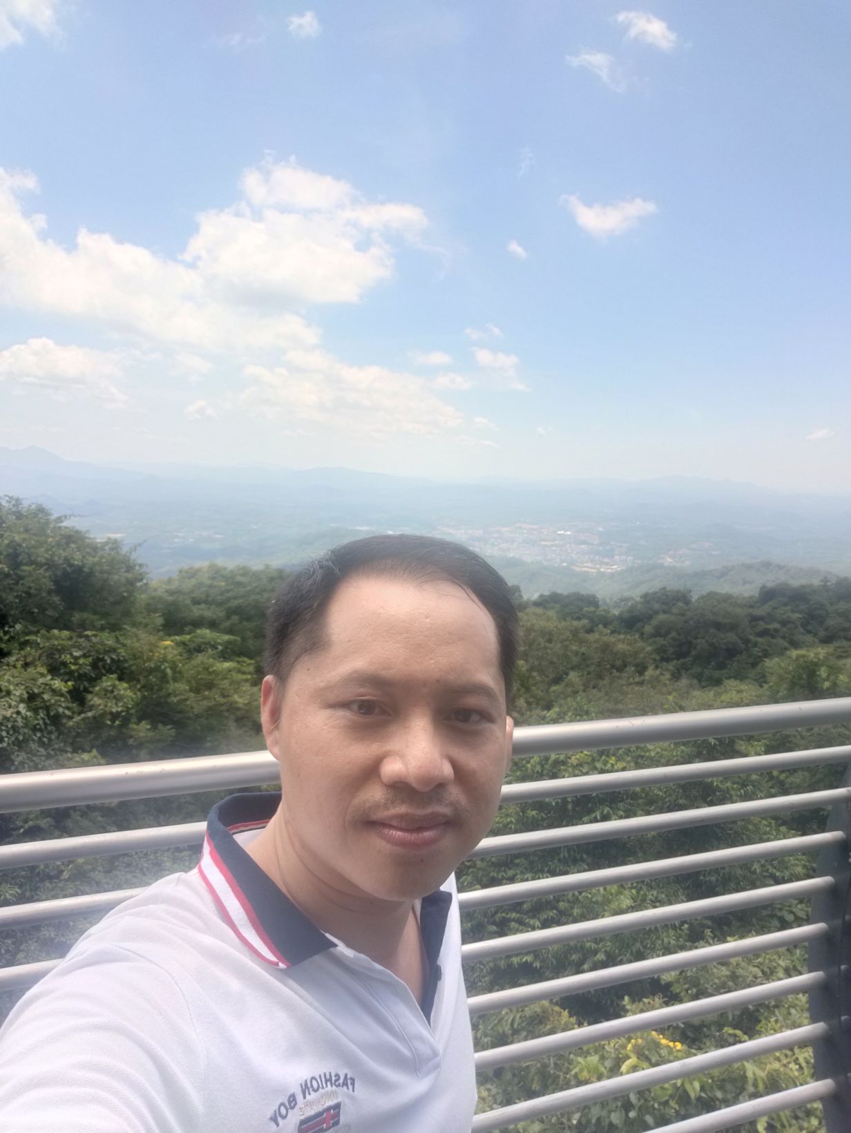 张新波头像
