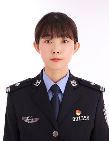 张玲头像