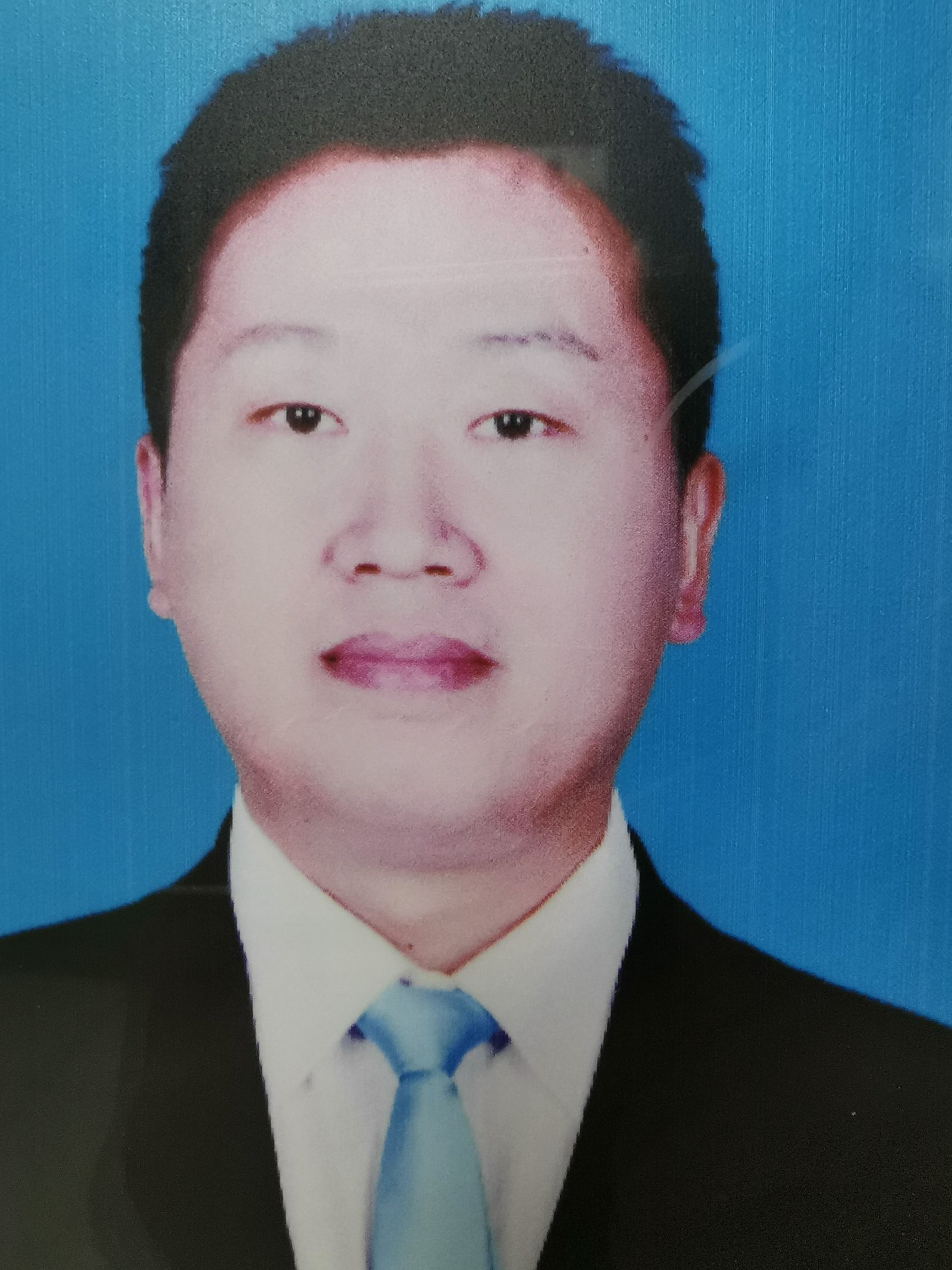 吴子镜头像