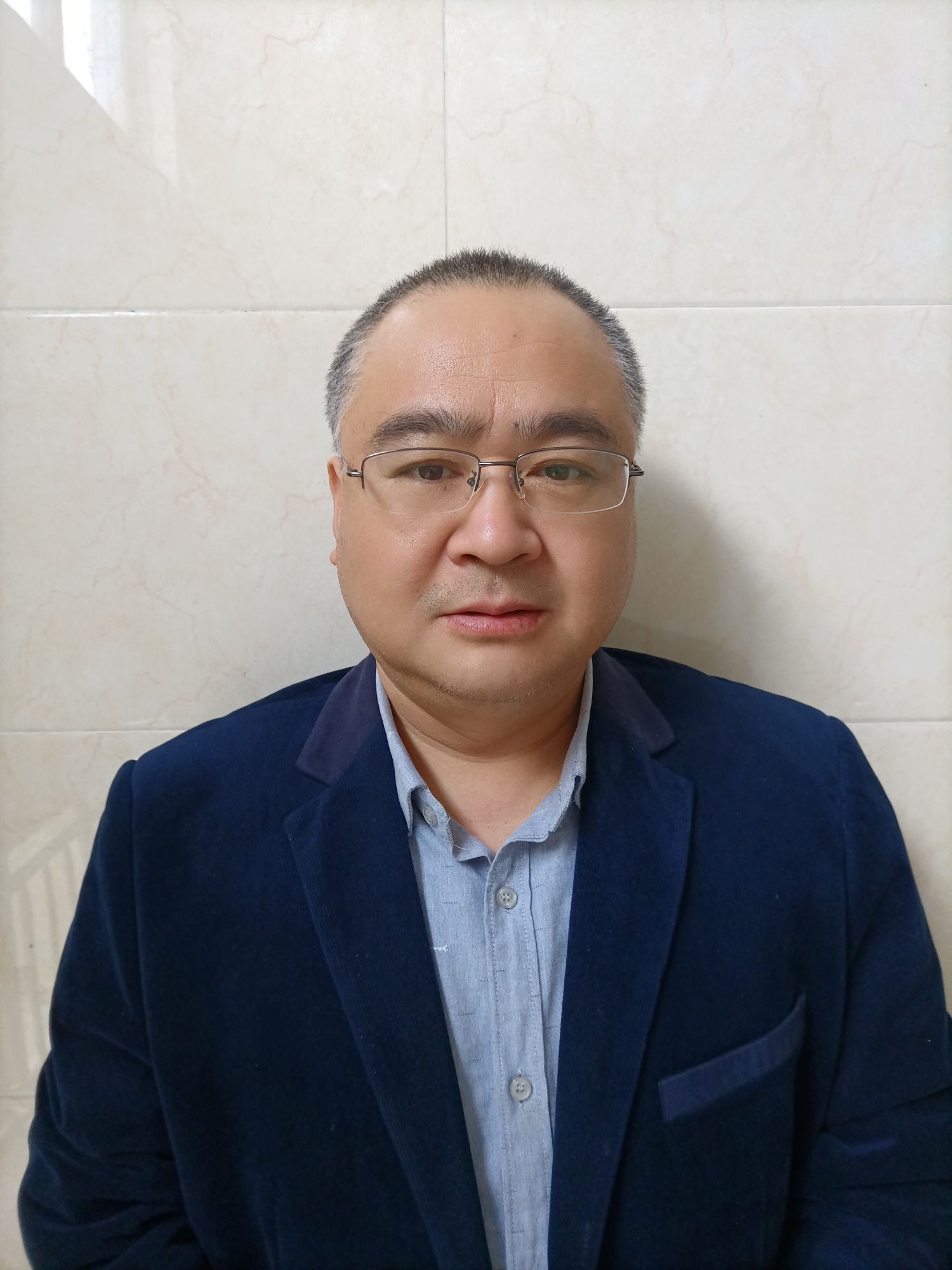 储柏华头像
