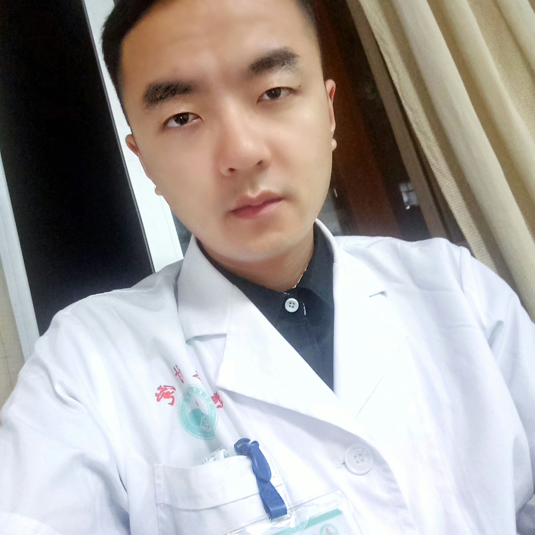 尹洋头像