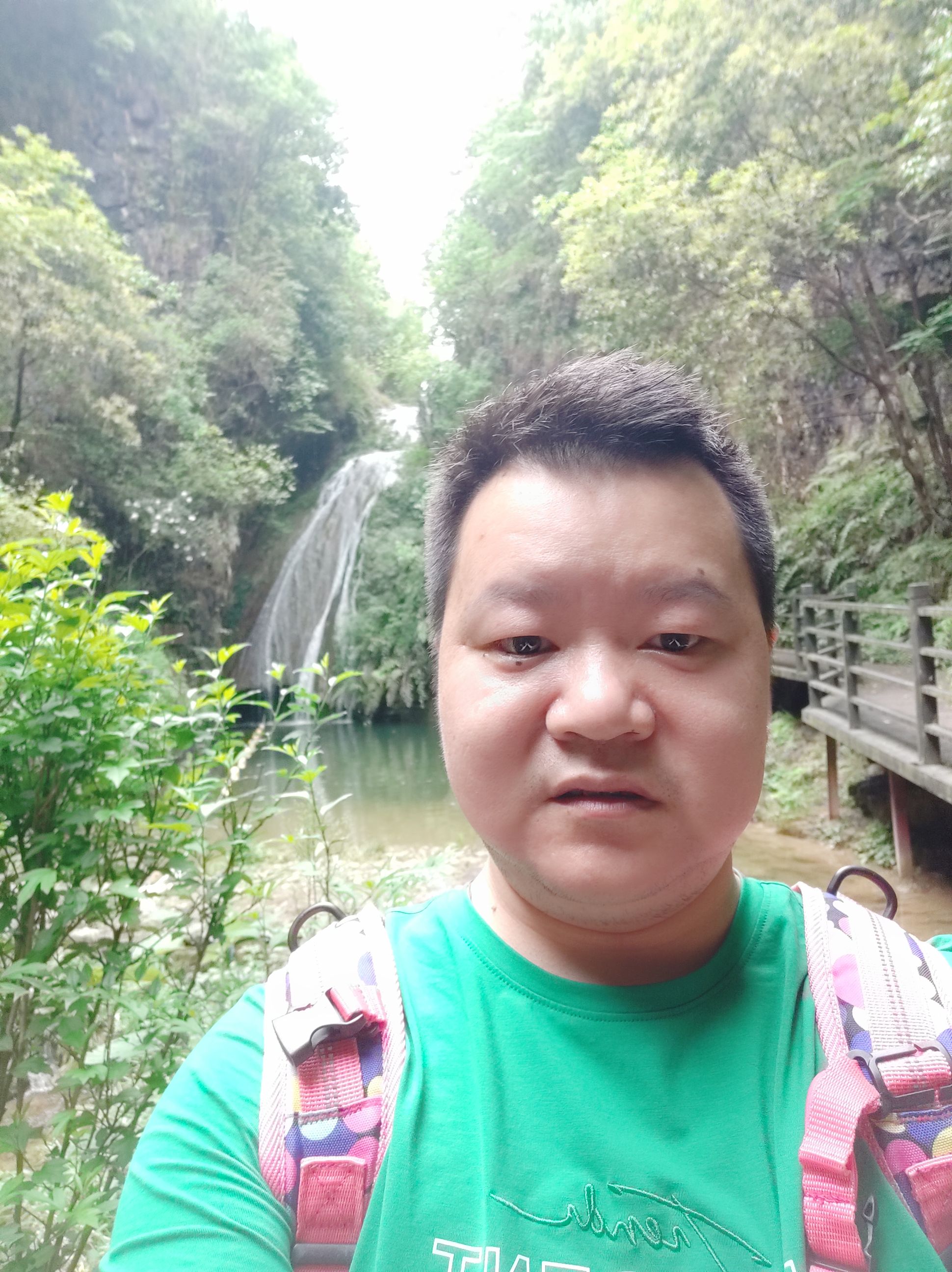 盛伟头像