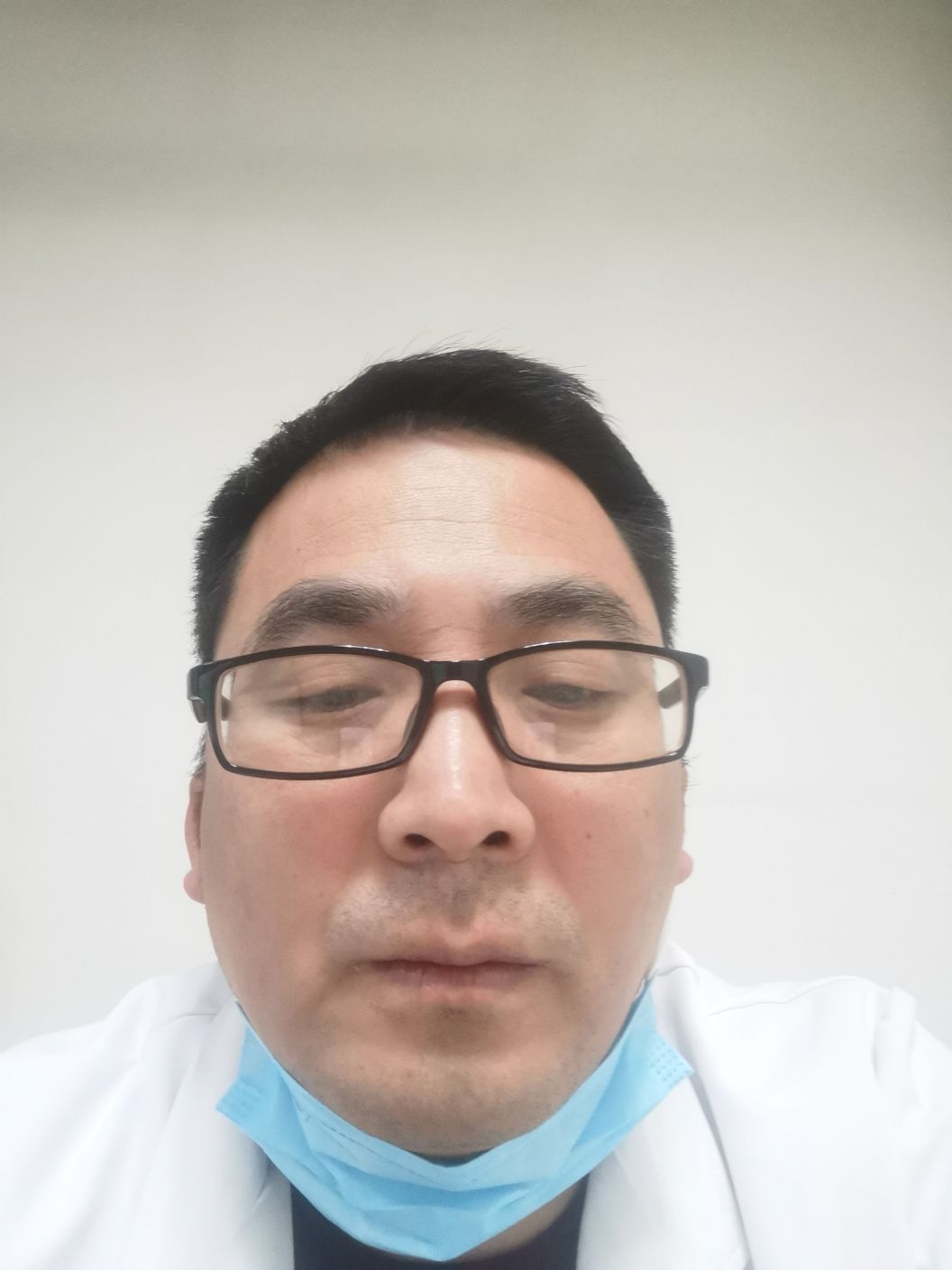 康海立头像