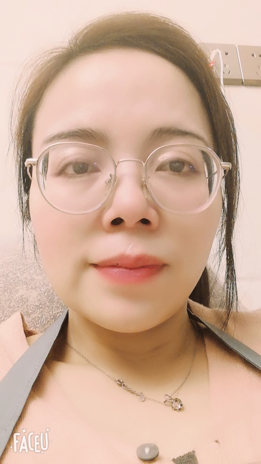 程梦琼头像