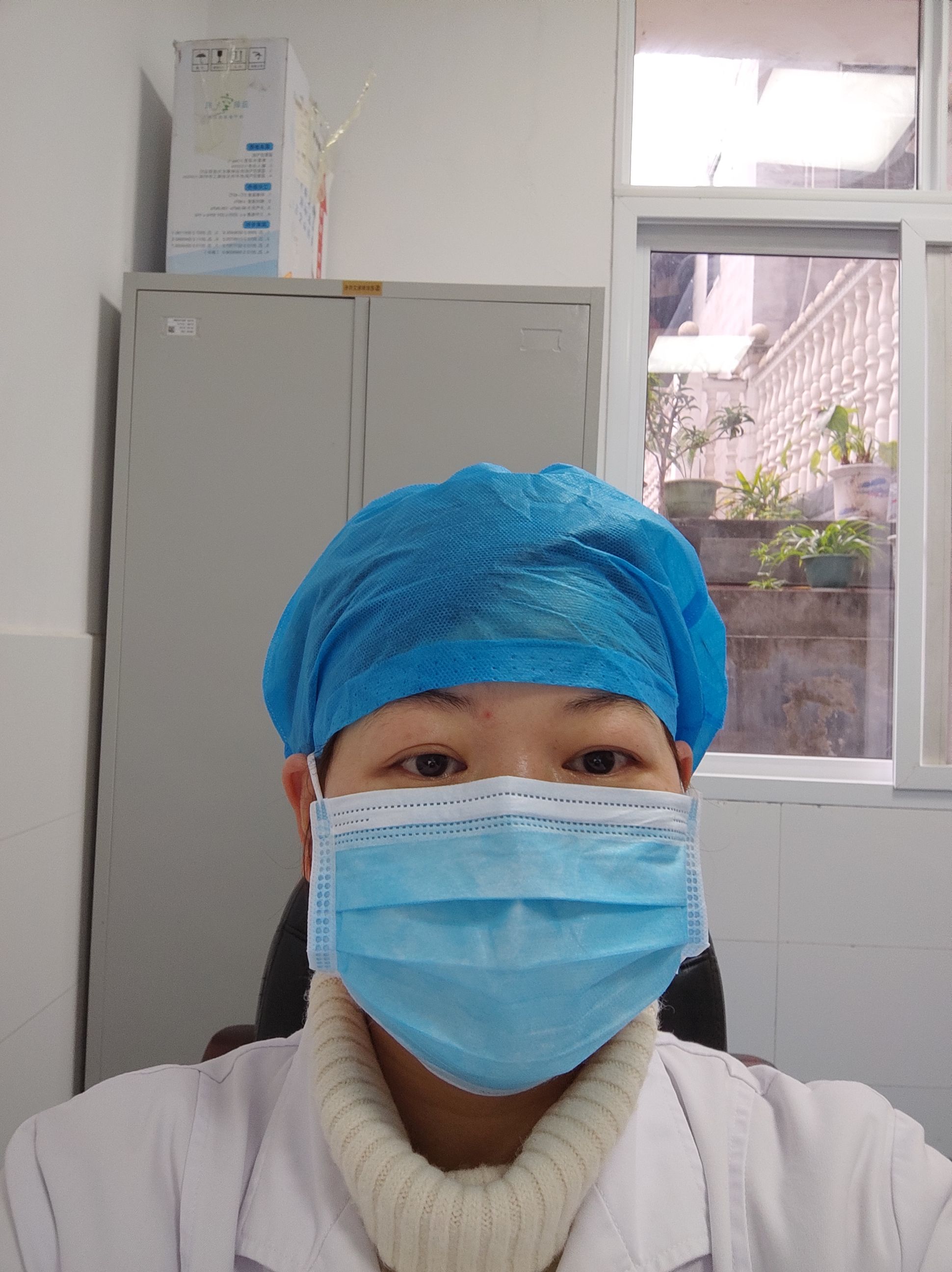 杨燕头像