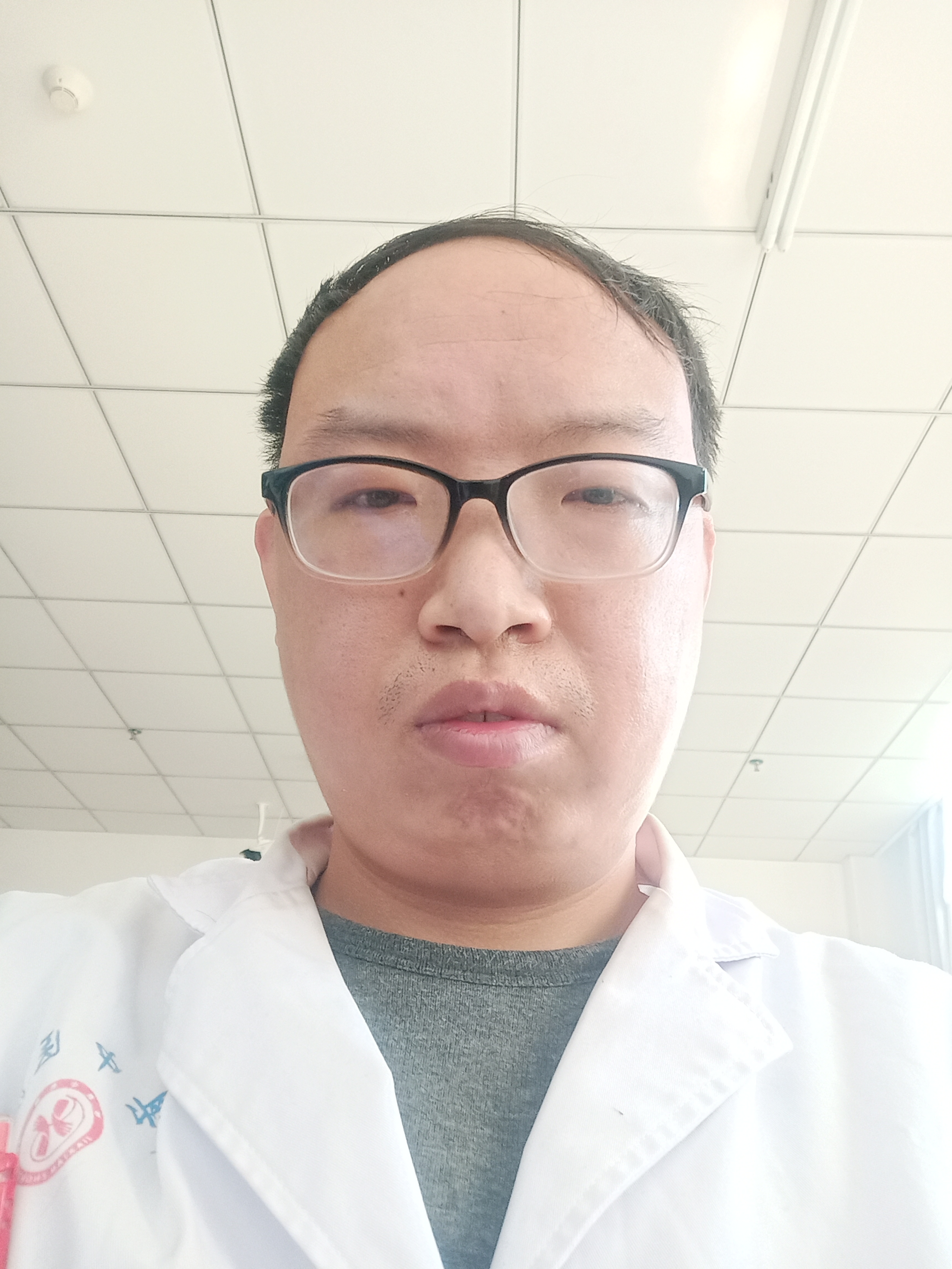 吴俊菲头像