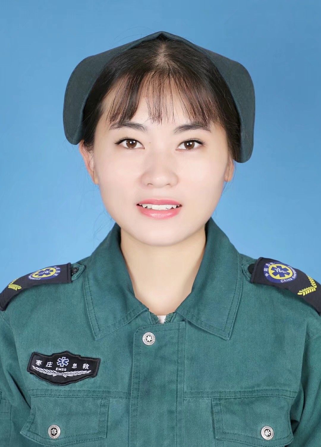 闫玲玲头像