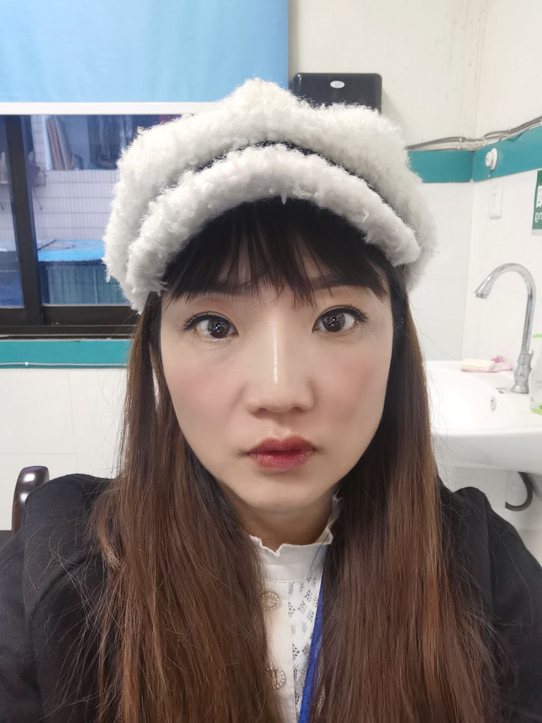 梁红头像