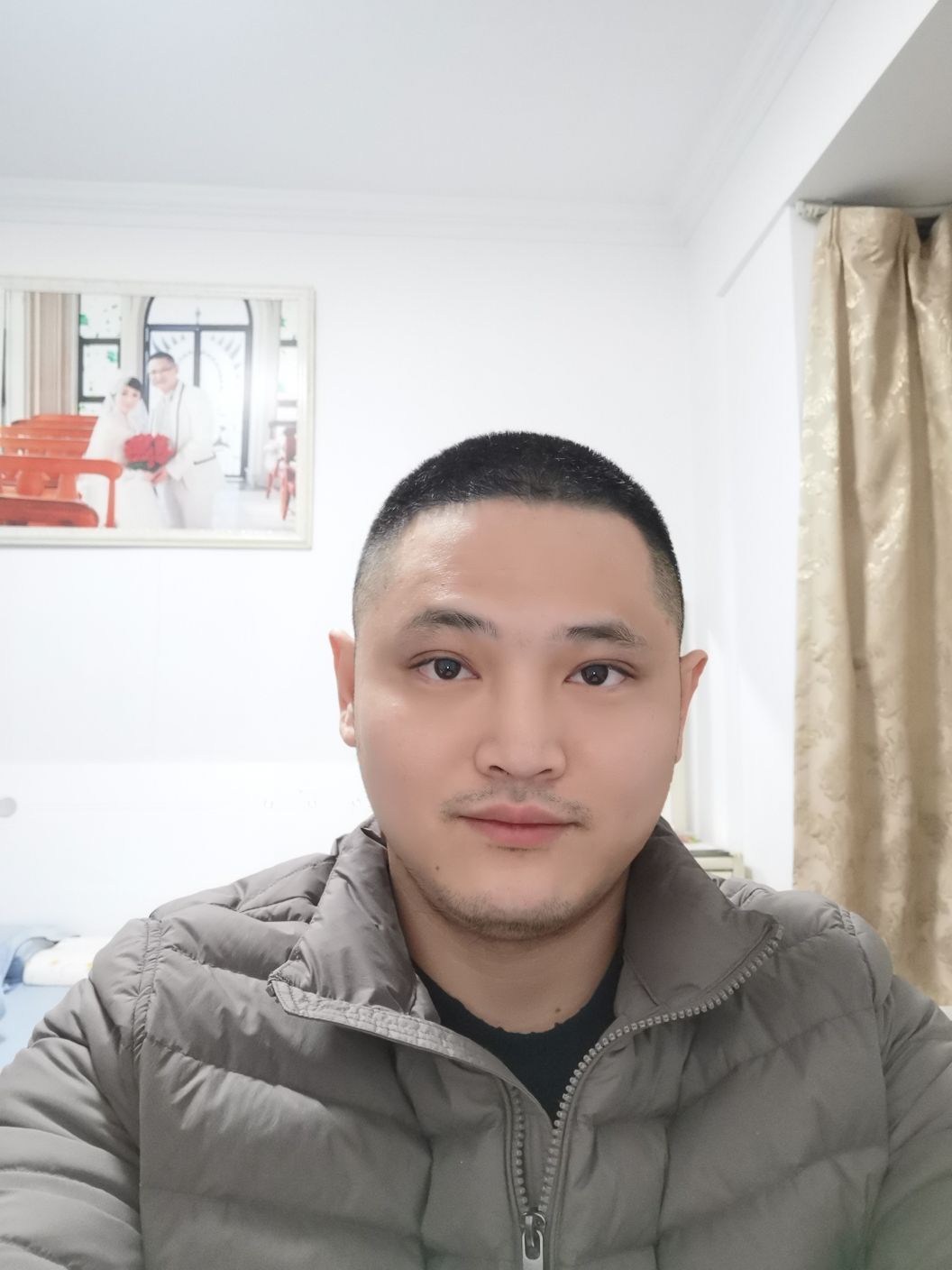 罗俊然头像
