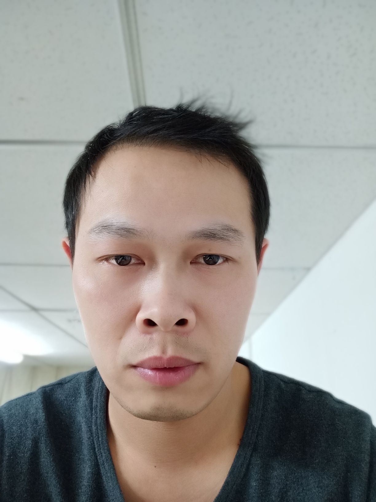 张亮头像
