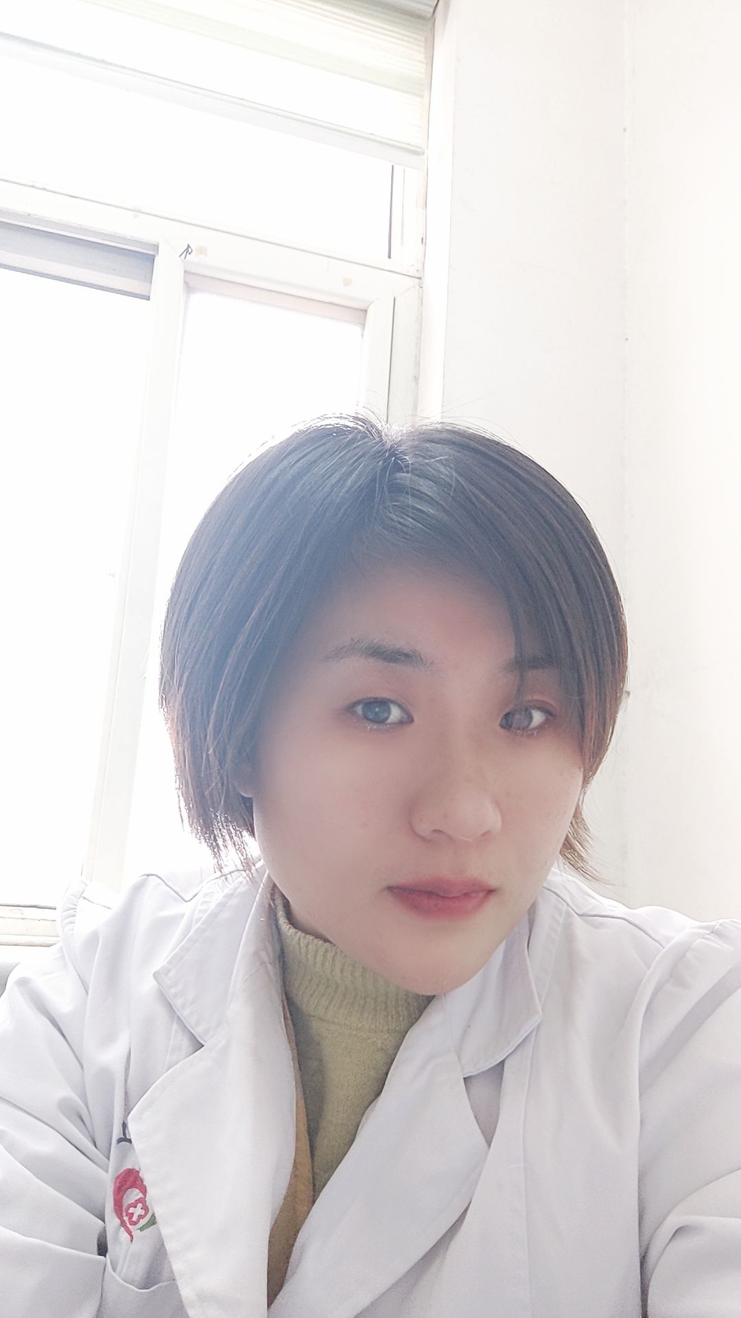 明倩倩头像