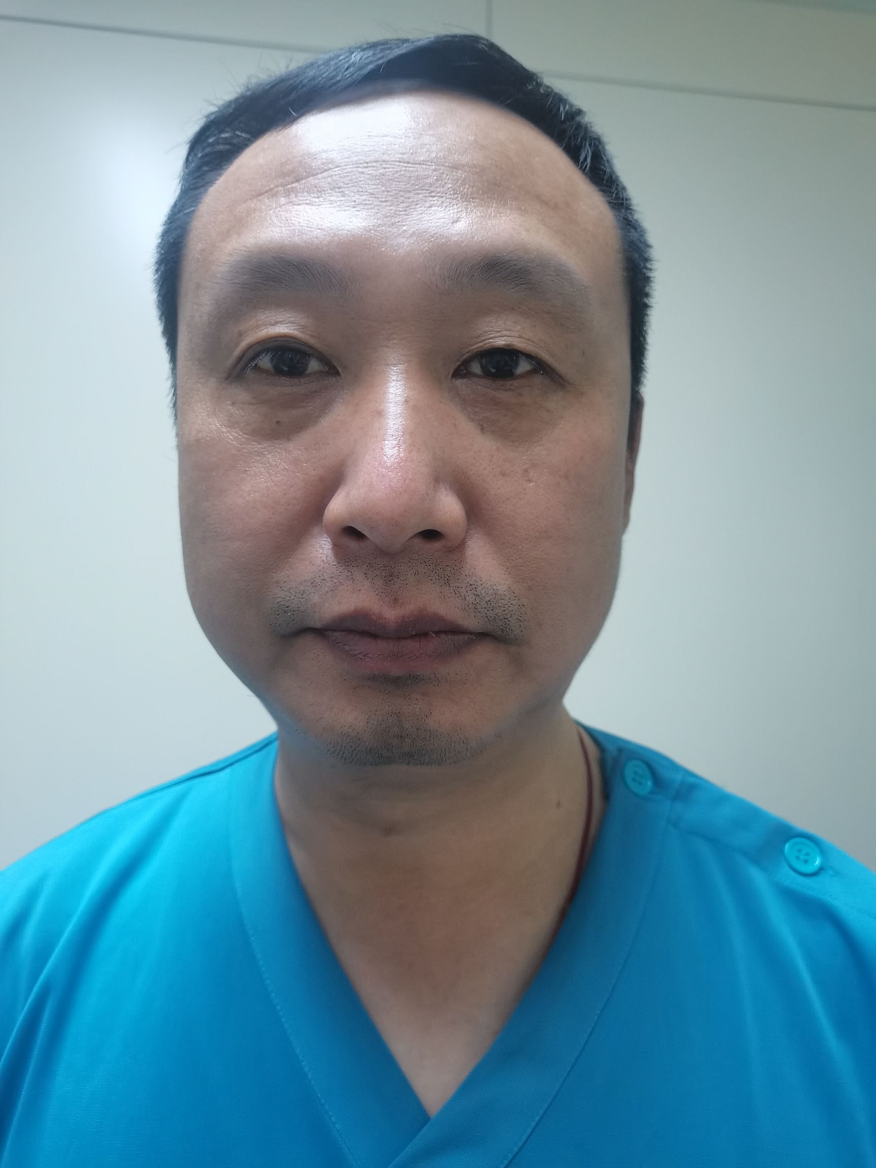 黄亚军头像